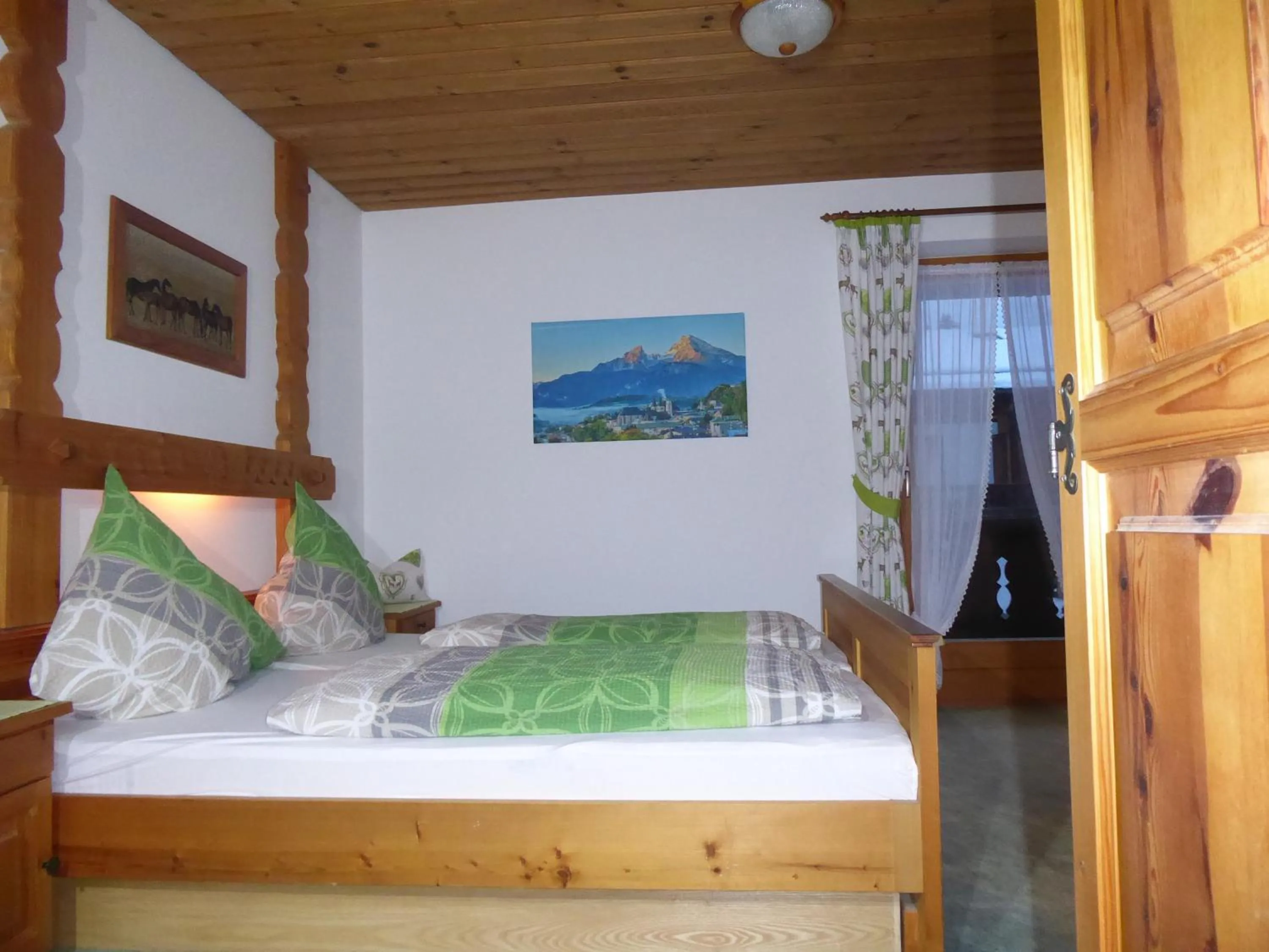 Haus am Reschenberg Ferienwohnungen