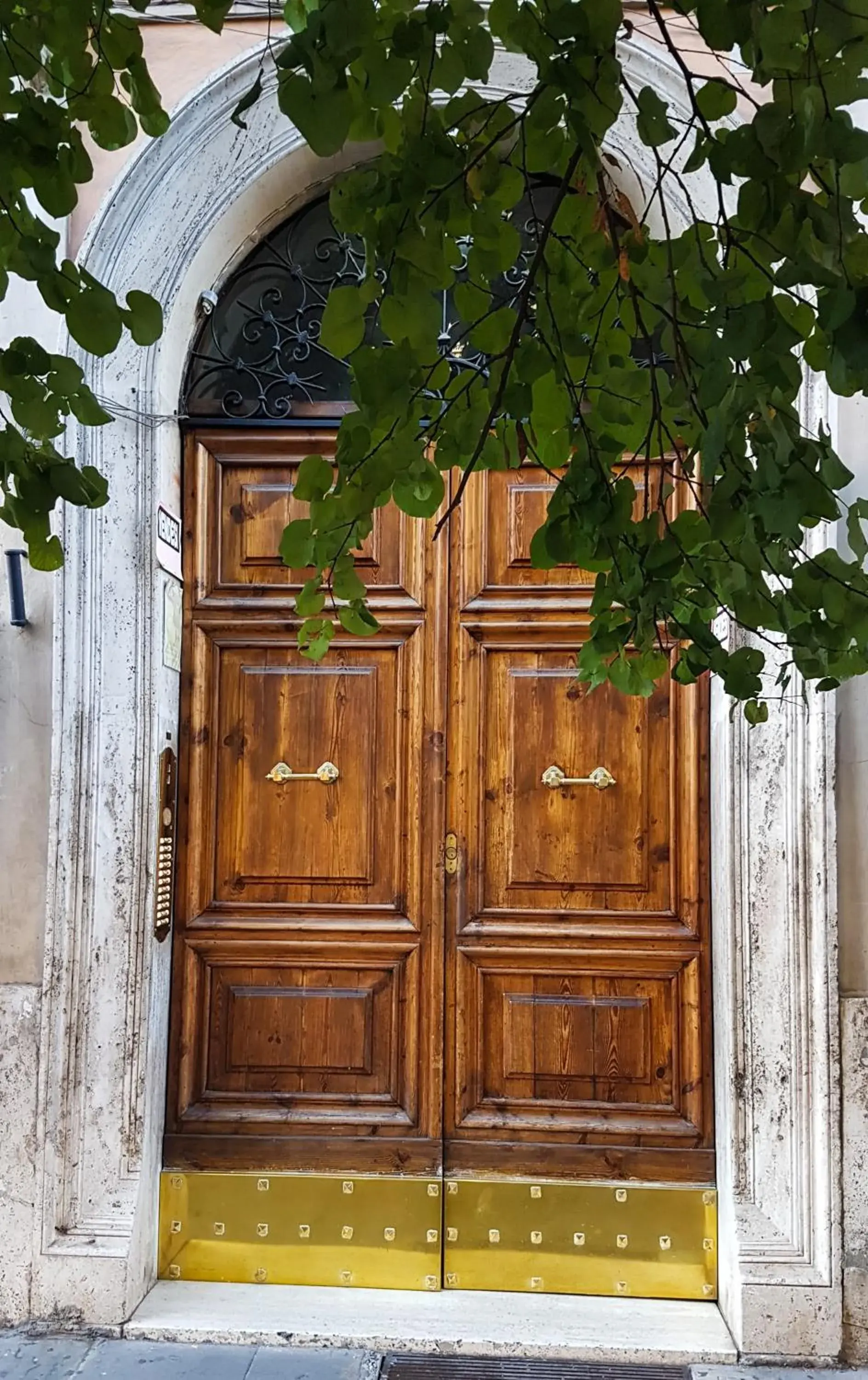 Facade/entrance in More Cola di Rienzo B&B Facade/entrance in More Cola di Rienzo B&B