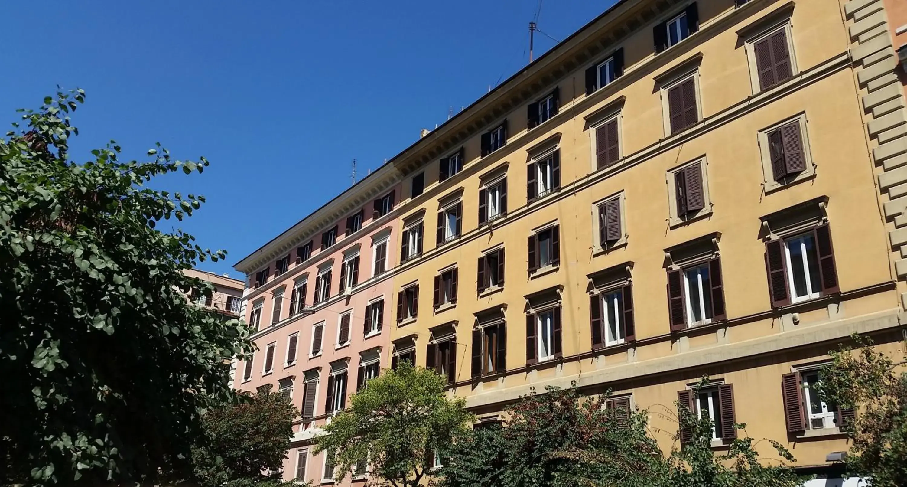 Facade/entrance in More Cola di Rienzo B&B Facade/entrance in More Cola di Rienzo B&B