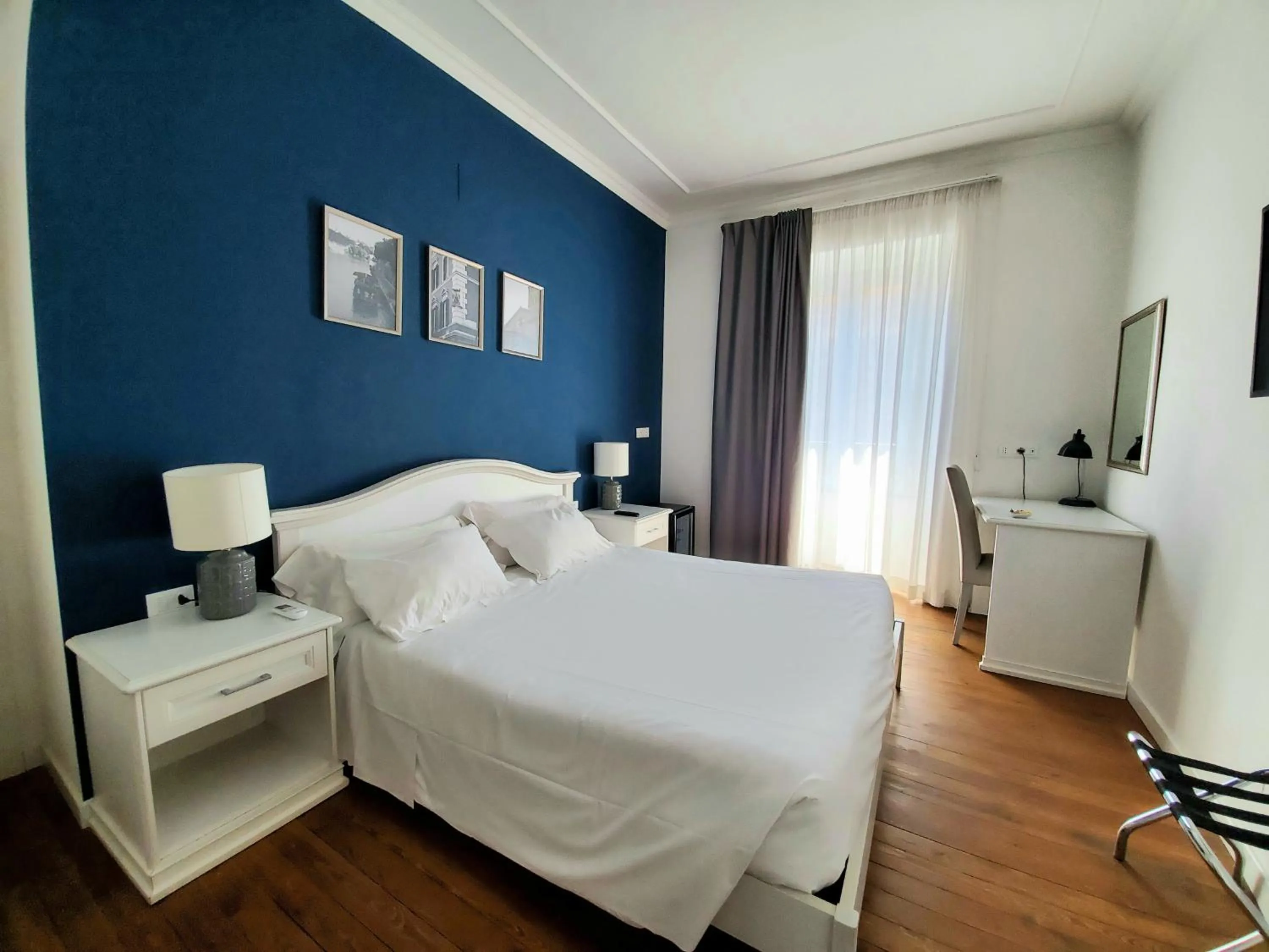 Bedroom, Bed in More Cola di Rienzo B&B