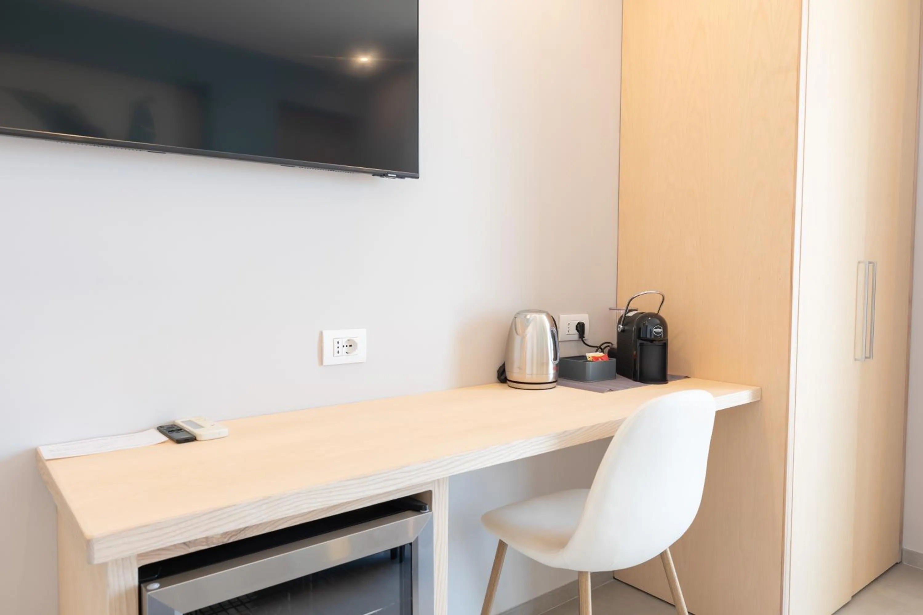 TV and multimedia in Antares Rooms and Suites