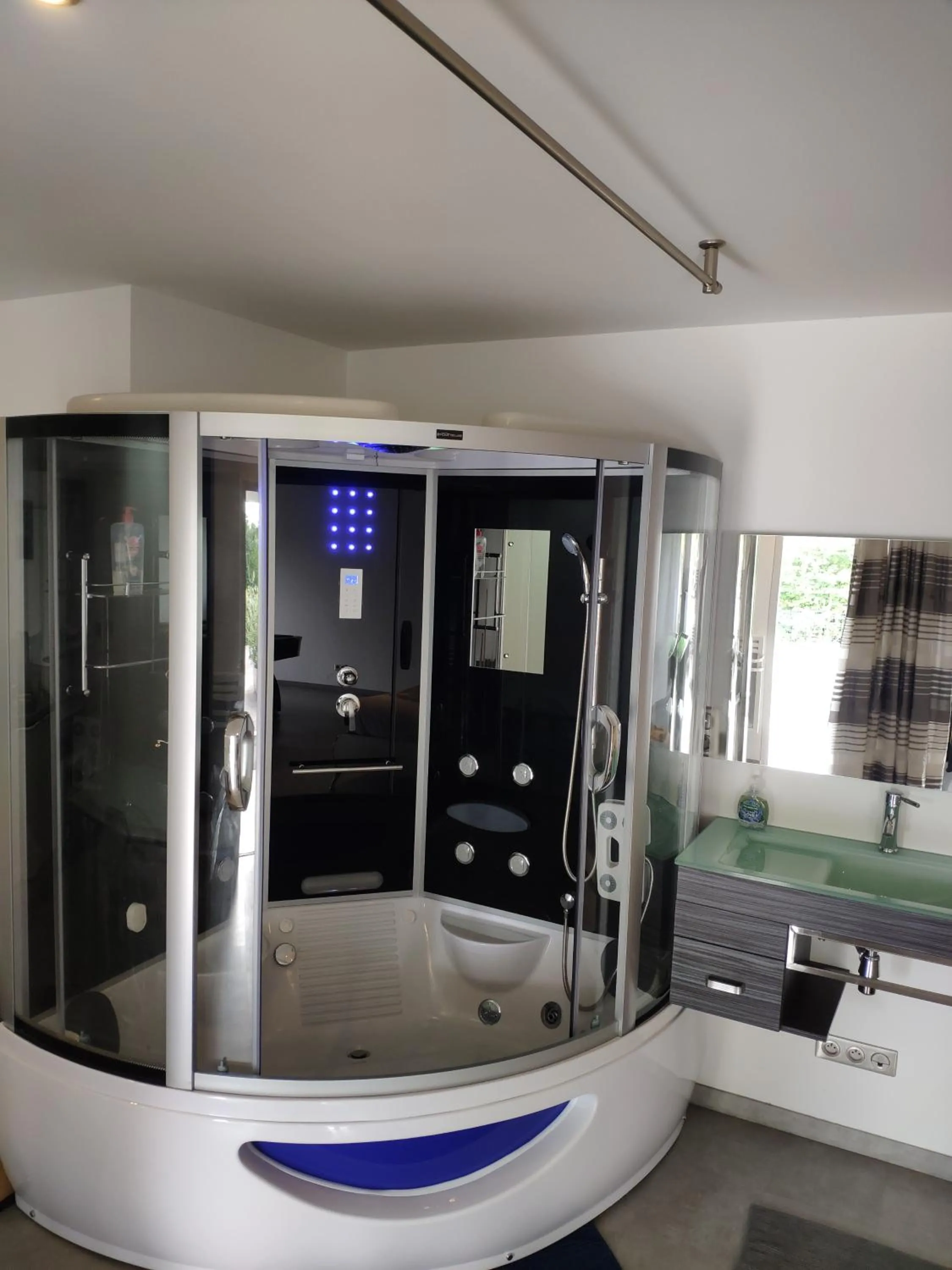 Loft Zen SPA Balneo Parking Gratuit Sauna Hammam Billard