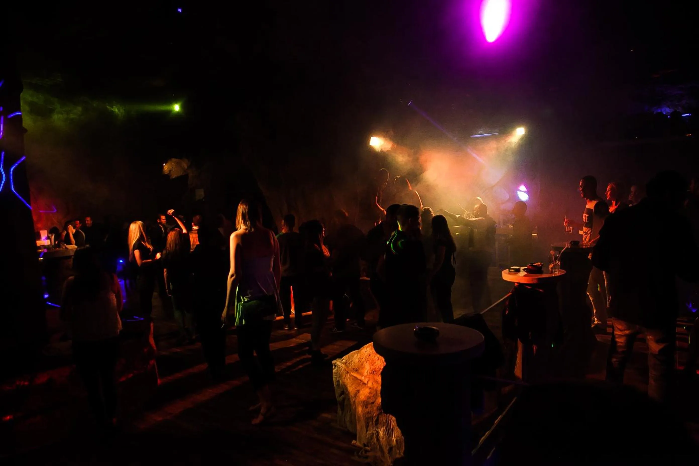 Nightclub / DJ in Caves Beach Resort Adults Only