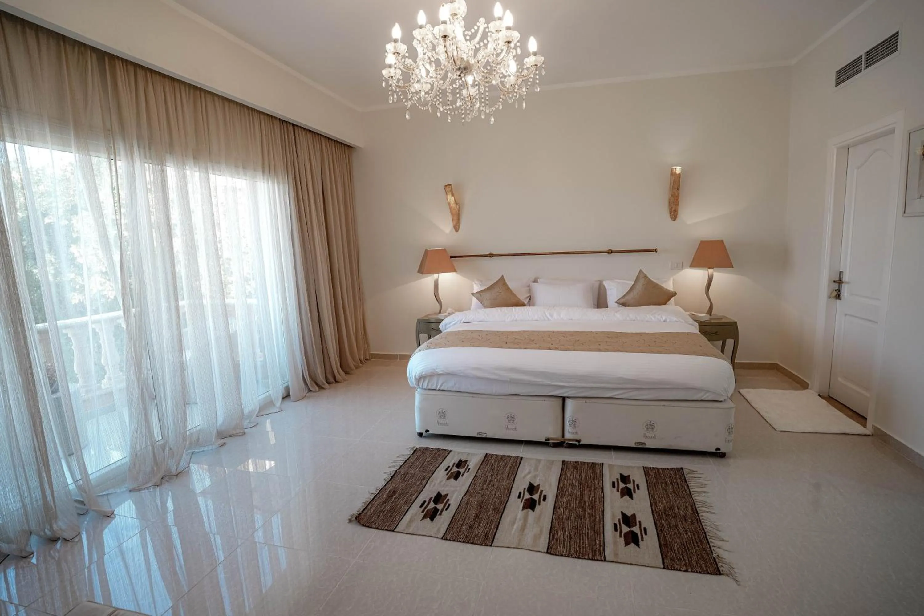 Bedroom, Bed in Caves Beach Resort Adults Only