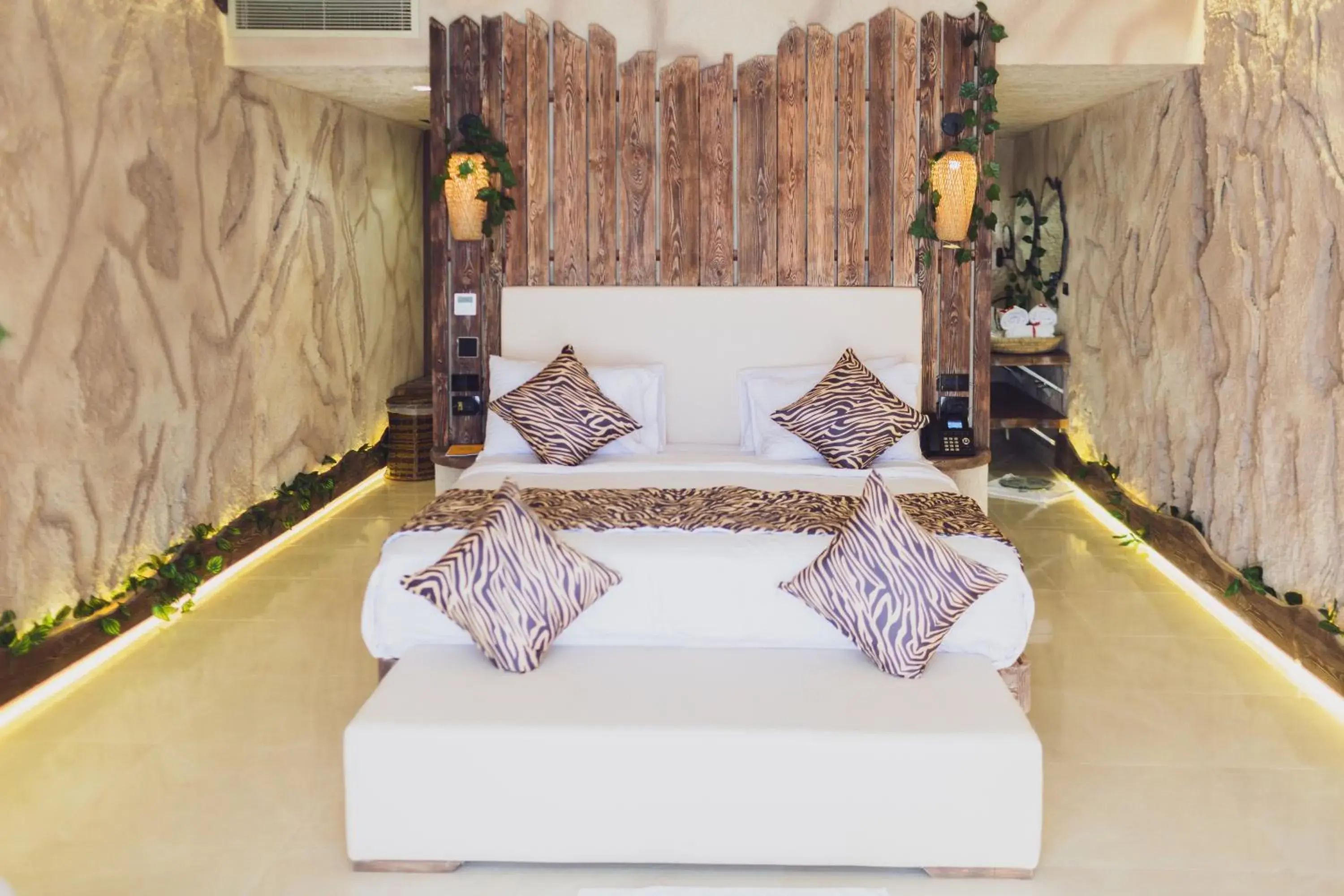 Bed in Caves Beach Resort Adults Only Bed in Caves Beach Resort Adults Only