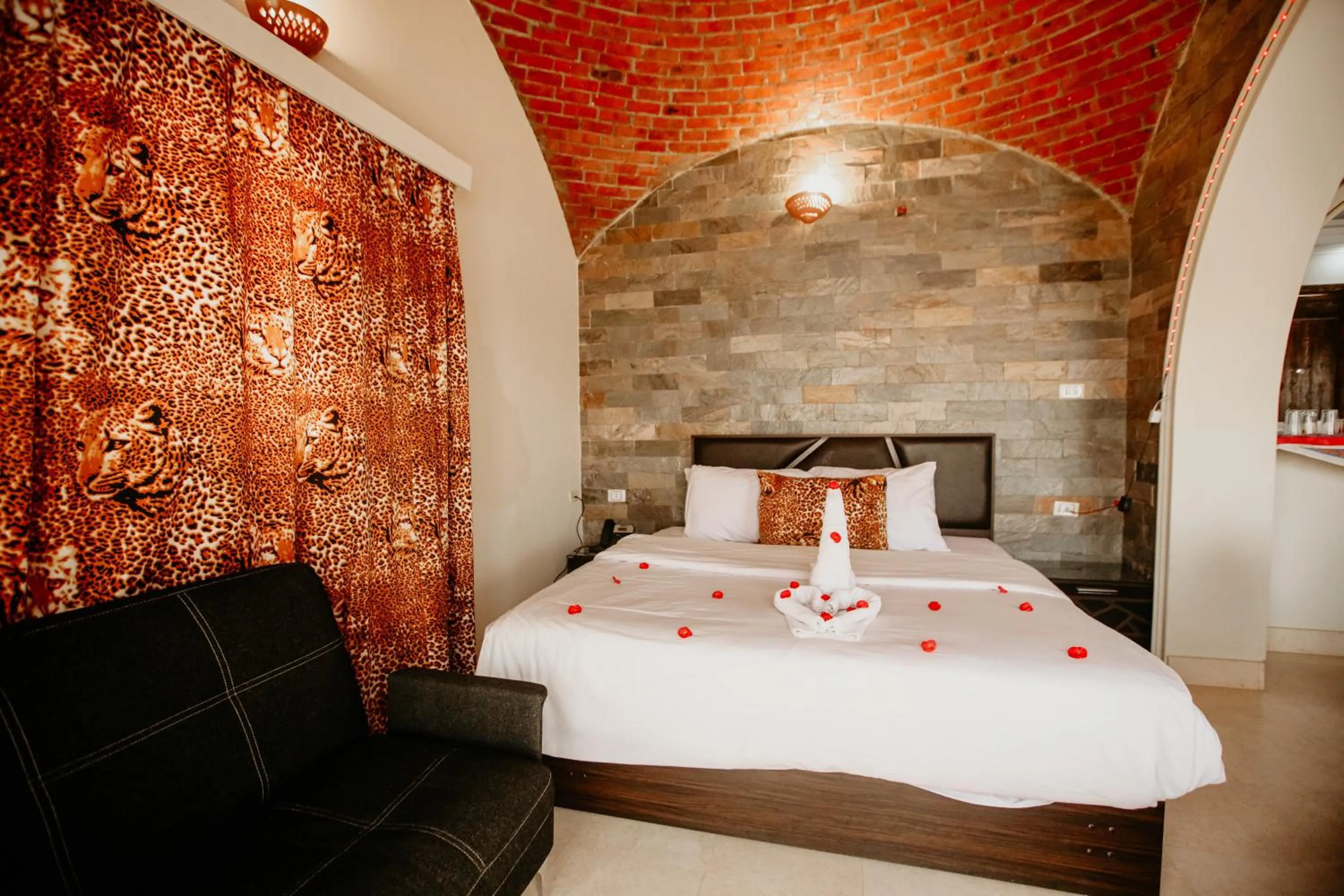 Bed in Caves Beach Resort Adults Only