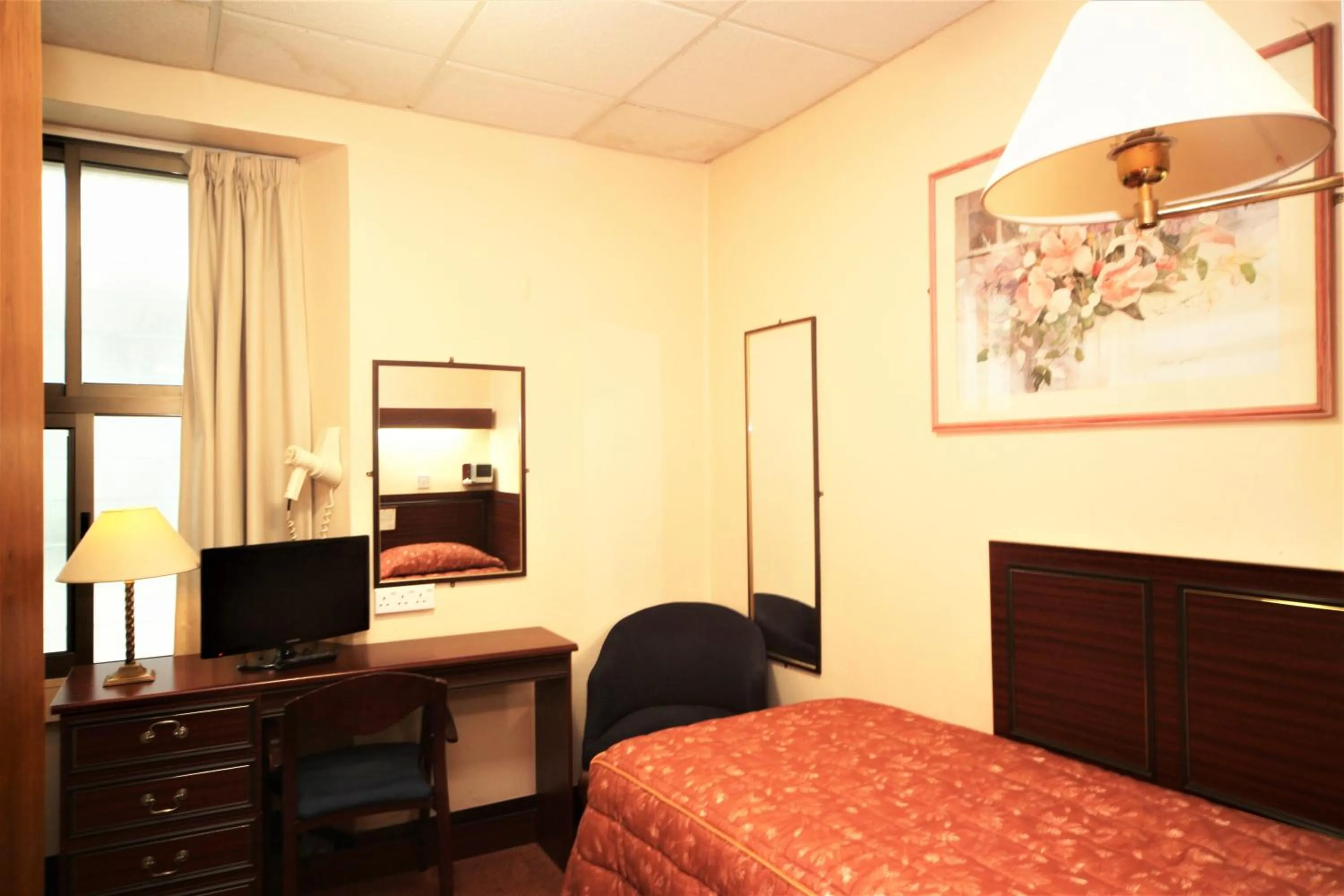 Bed in Bristol Hotel