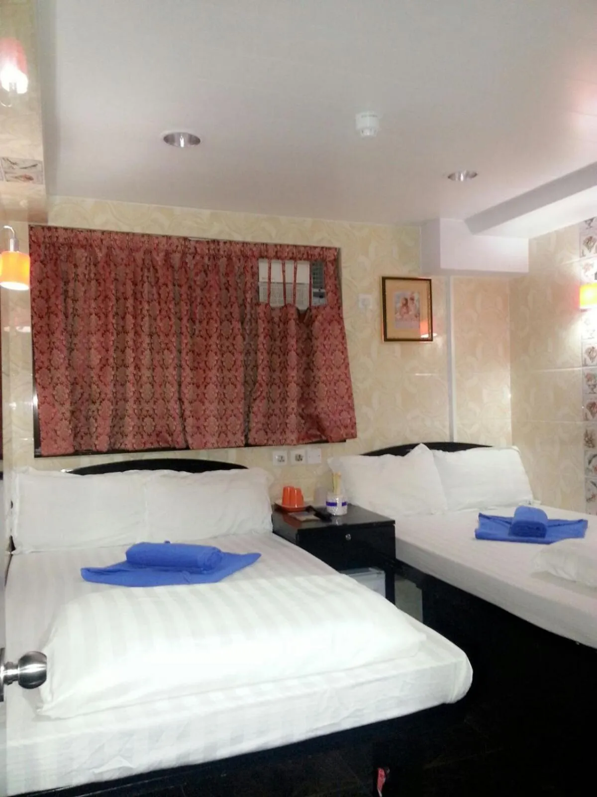 Bedroom, Bed in Dutch Hostel