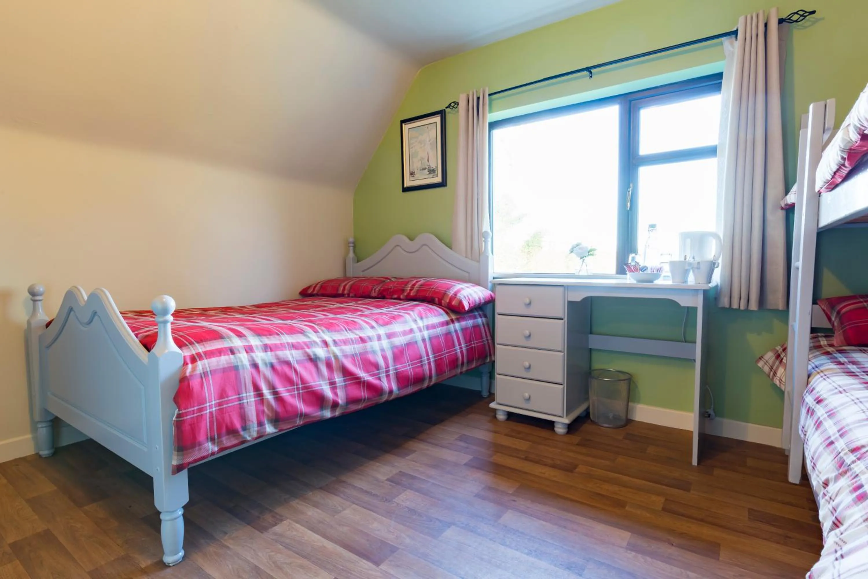 Bedroom, Bed in Lakeland House