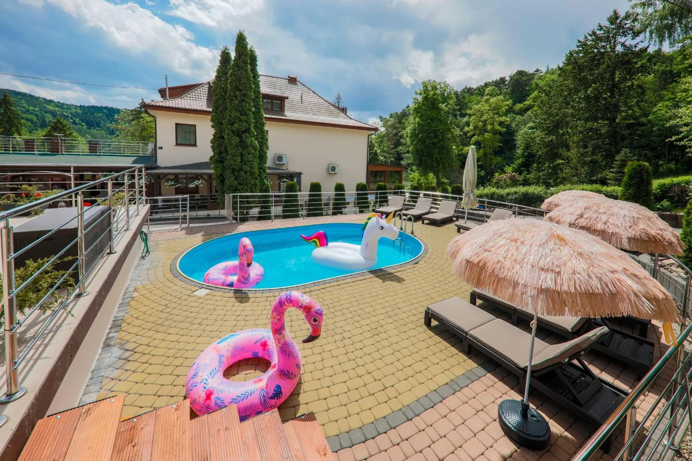 Swimming pool in Hotel Łaziska