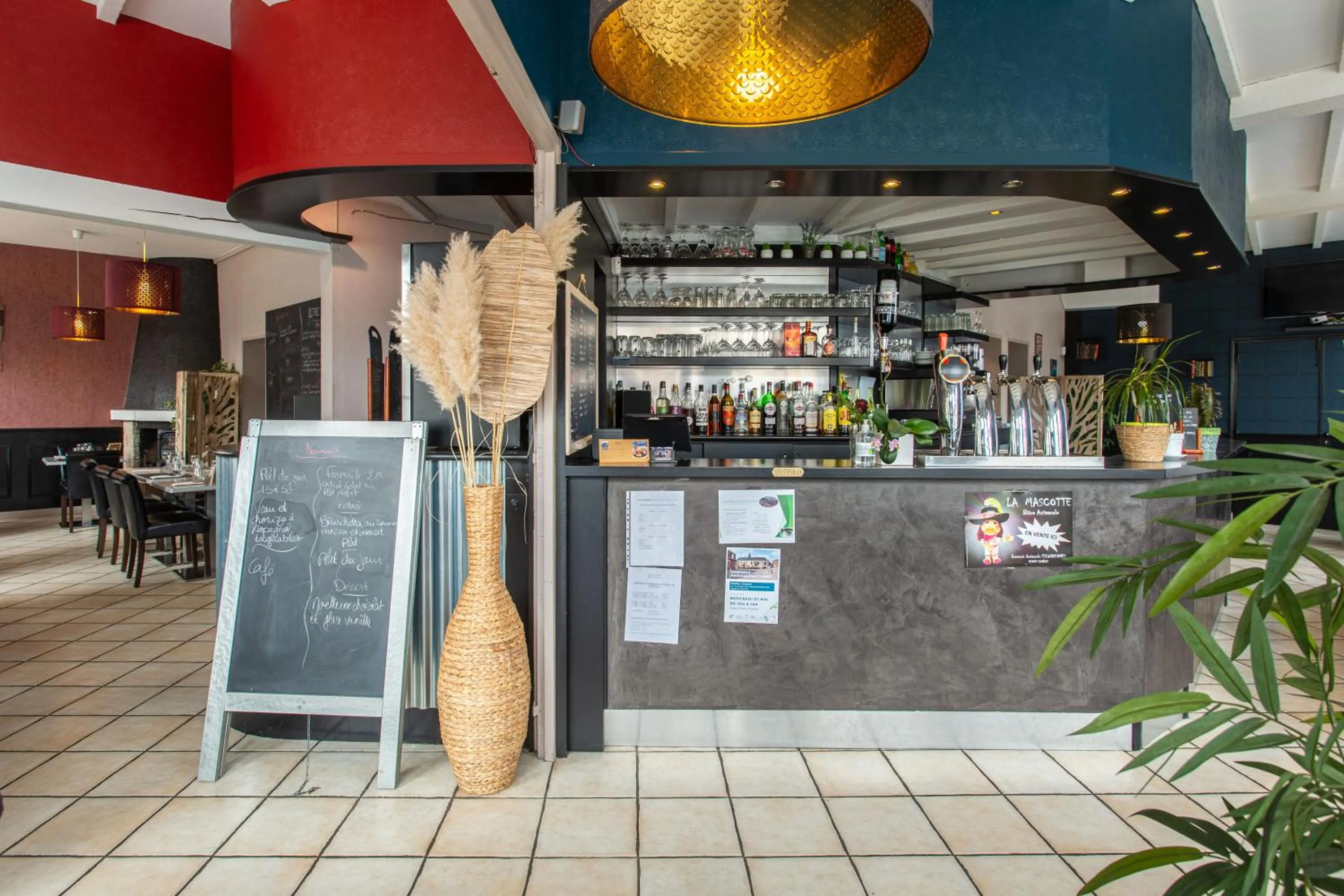 Lounge or bar in L'abbatiale