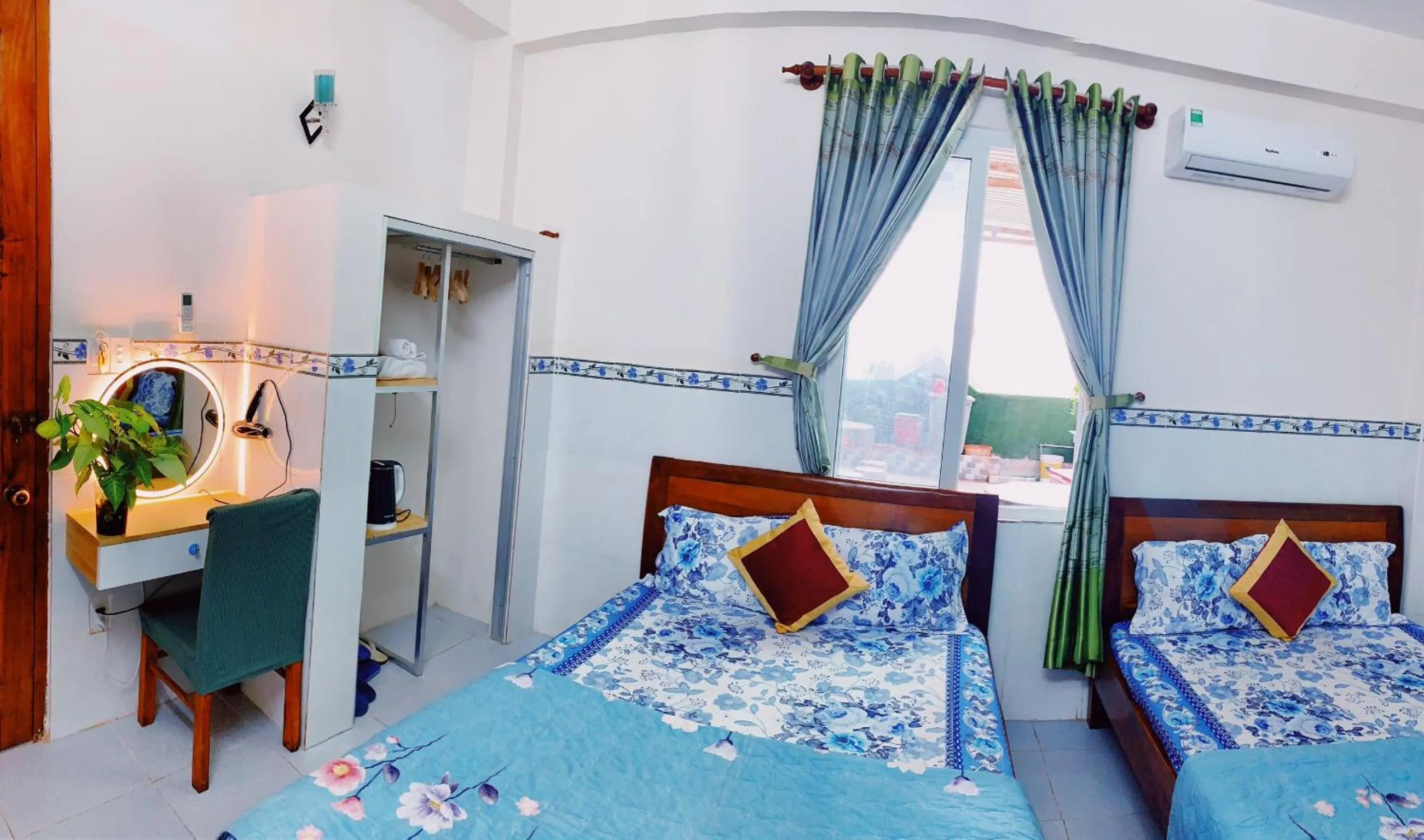 Bed in Phu Quy Hotel