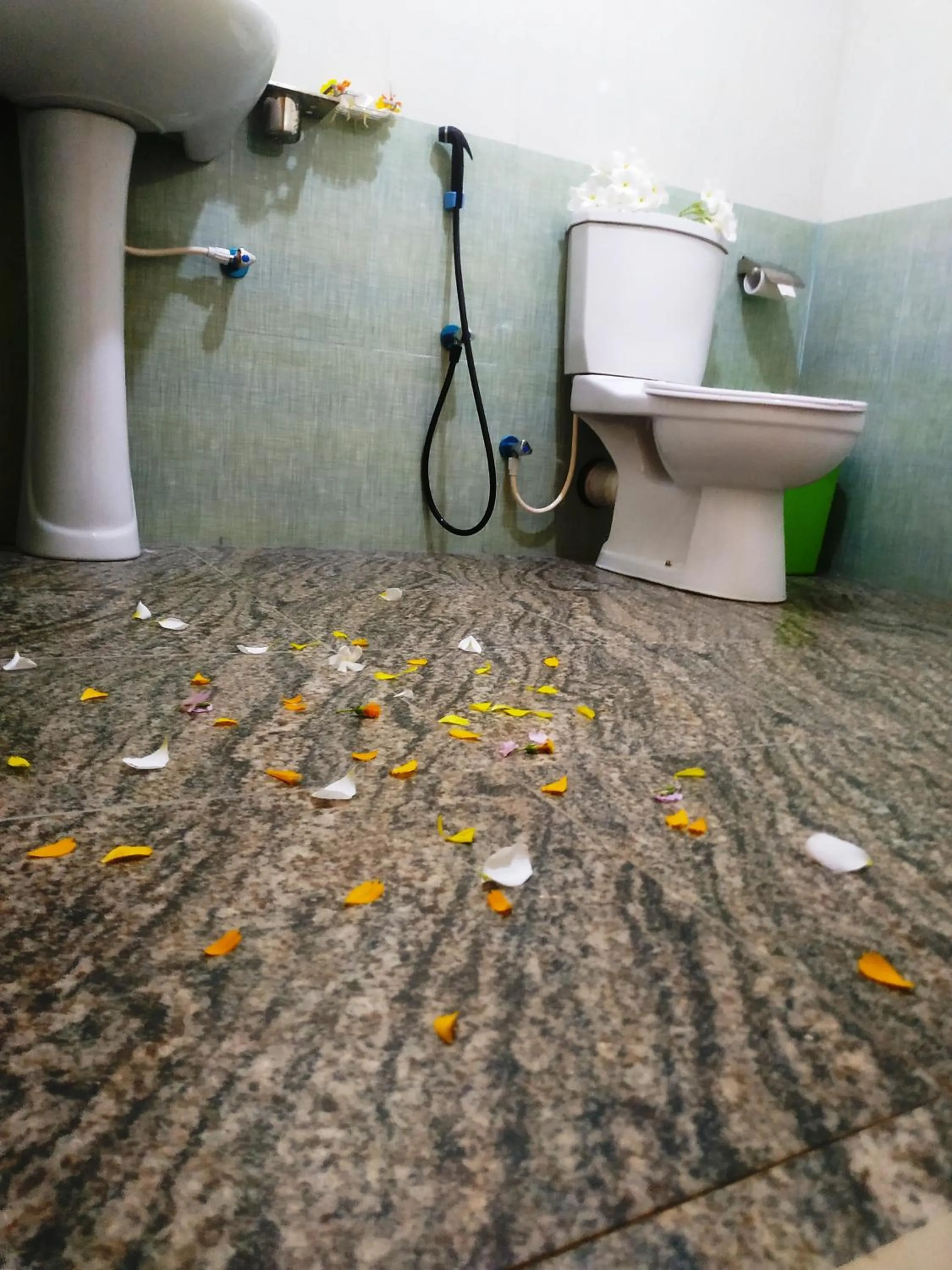 Bathroom in Greenwood Udawalawa Safari Resort