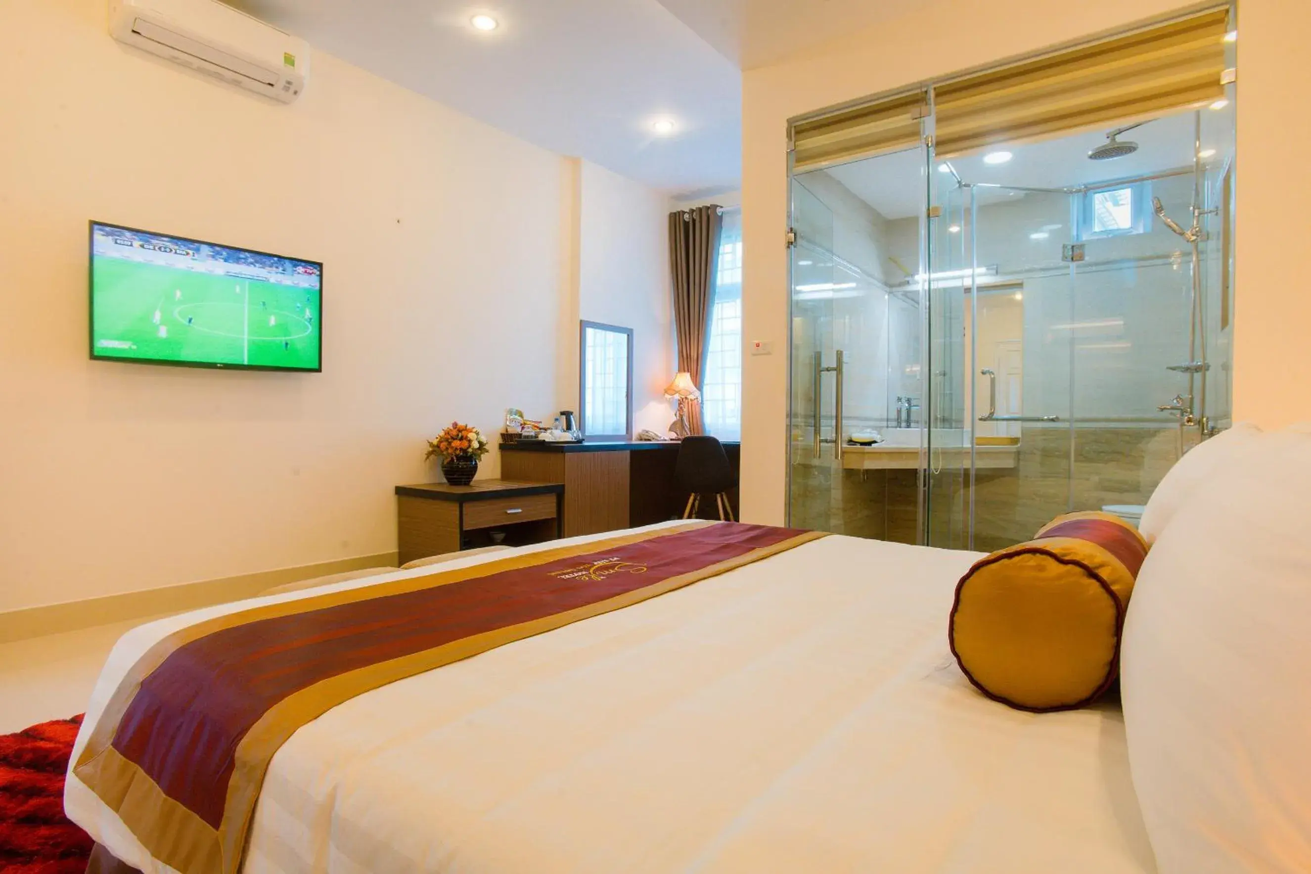 Photo of the whole room, Bed in Smile Hotel Photo of the whole room, Bed in Smile Hotel