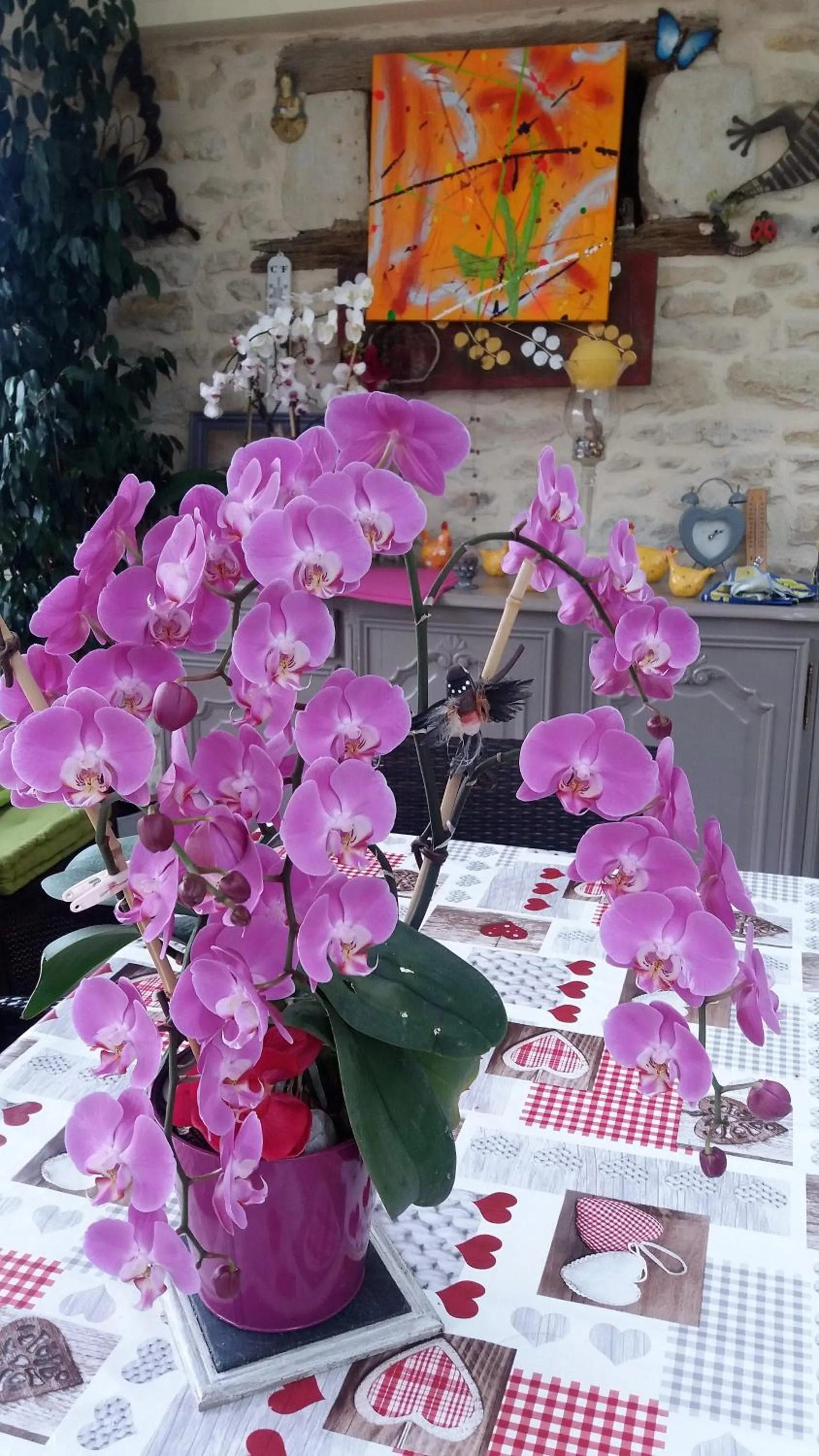 Decorative detail in Chambre d'Hôtes Les Orchidées FUTUROSCOPE CHASSENEUIL POITIERS
