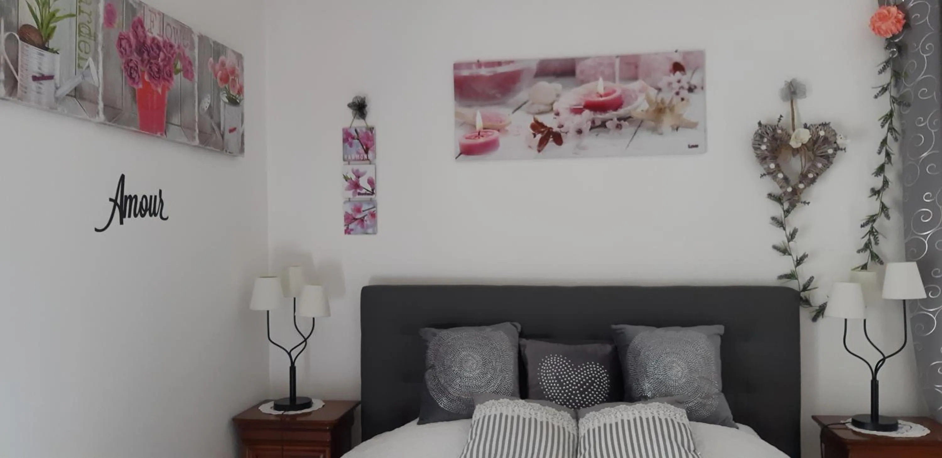 Bed in Chambre d'Hôtes Les Orchidées FUTUROSCOPE CHASSENEUIL POITIERS