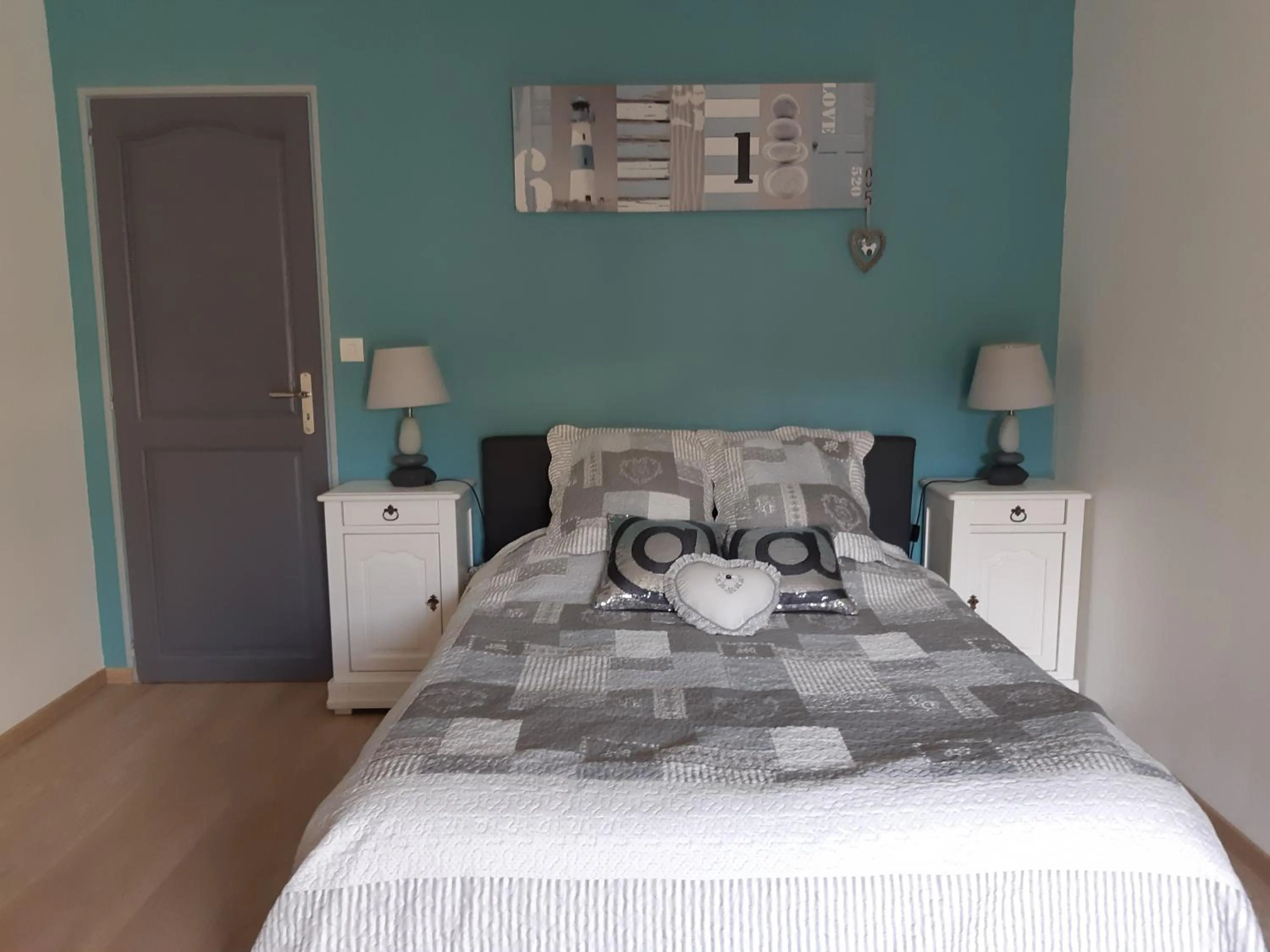 Photo of the whole room, Bed in Chambre d'Hôtes Les Orchidées FUTUROSCOPE CHASSENEUIL POITIERS