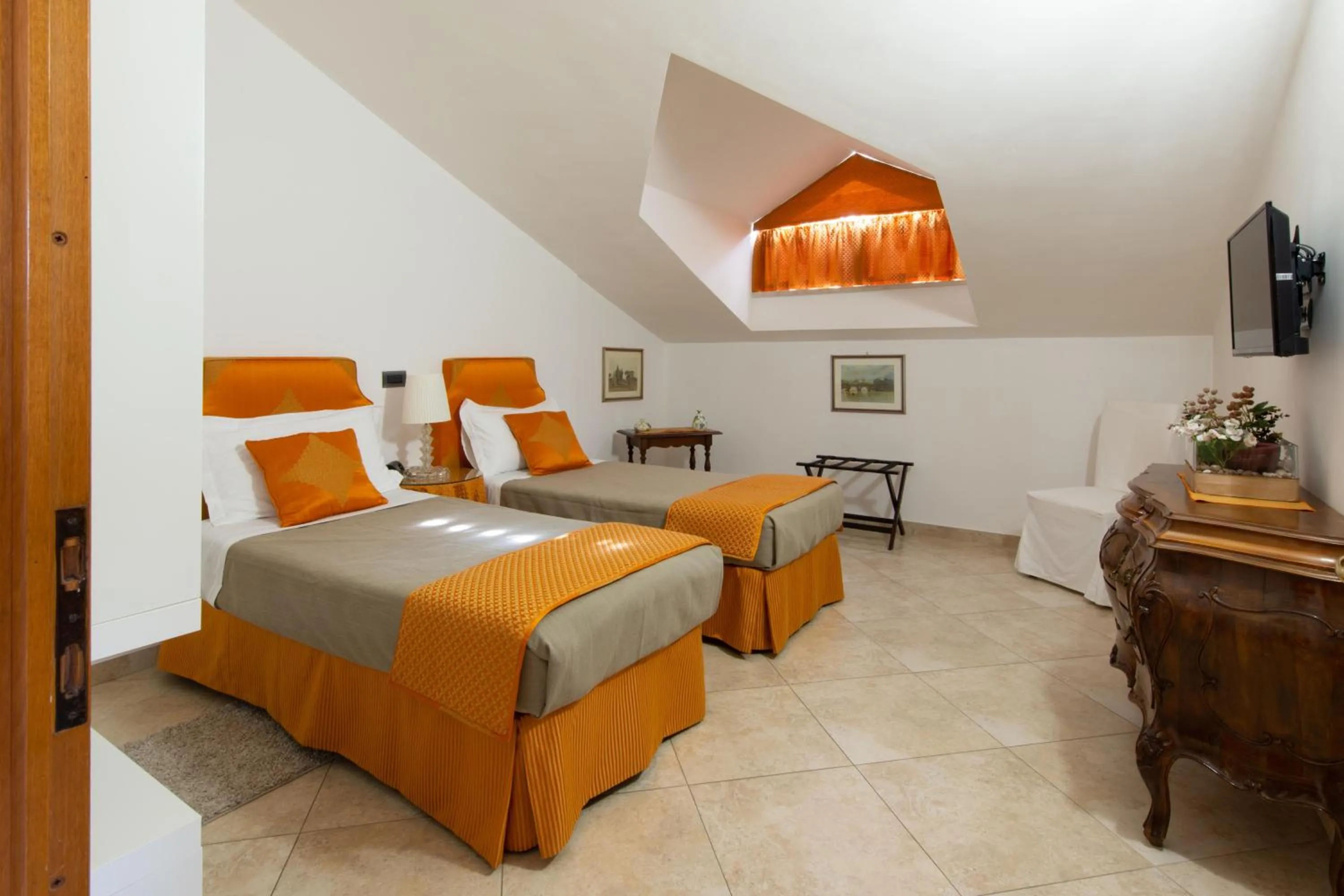 Bedroom, Bed in L'Insolita Reggia