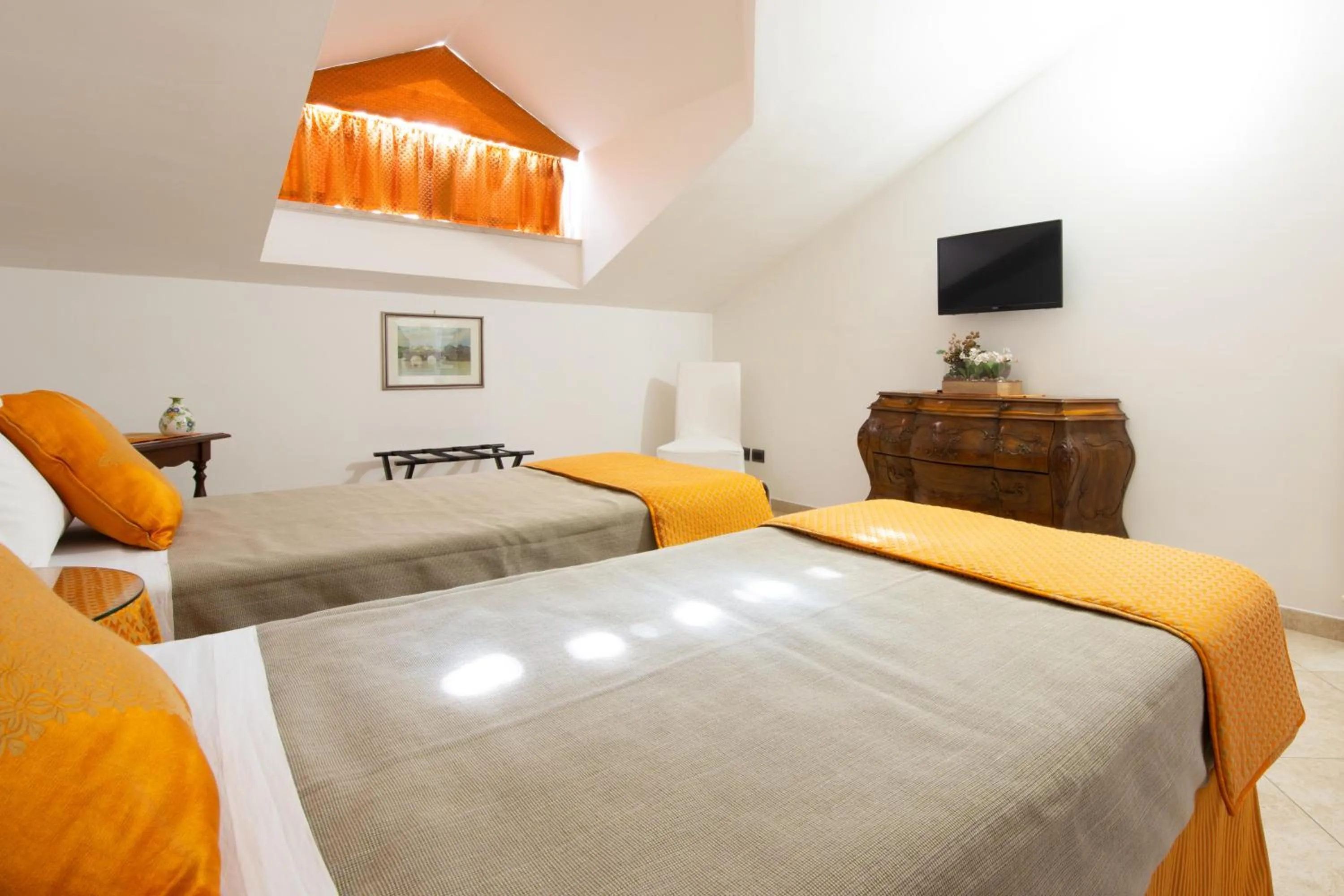 Bedroom, Bed in L'Insolita Reggia