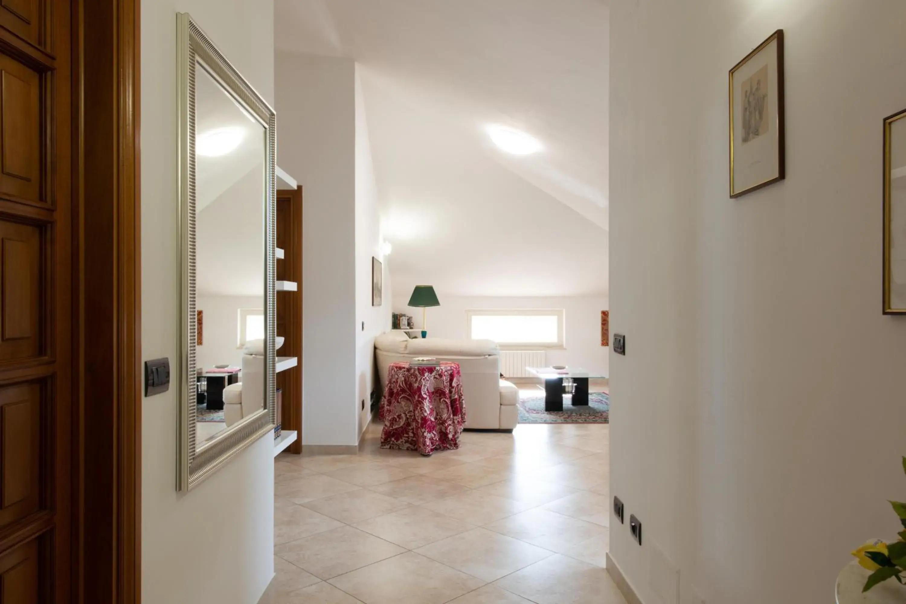 Living room in L'Insolita Reggia Living room in L'Insolita Reggia