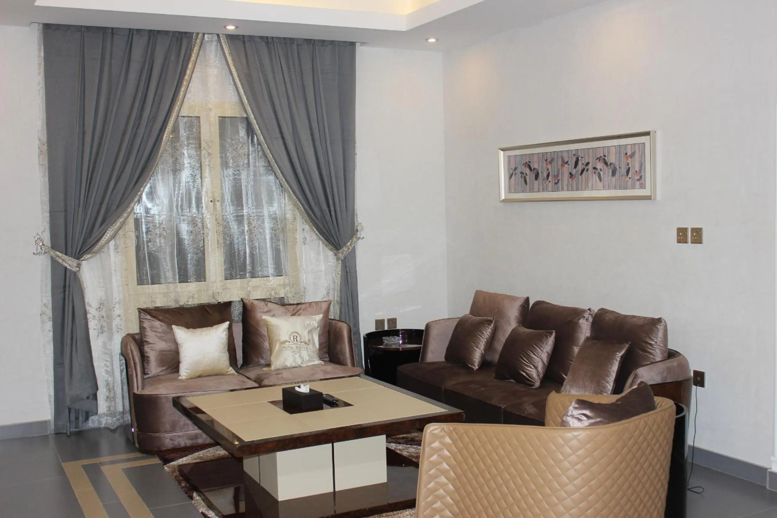 Business facilities in Refal Homes