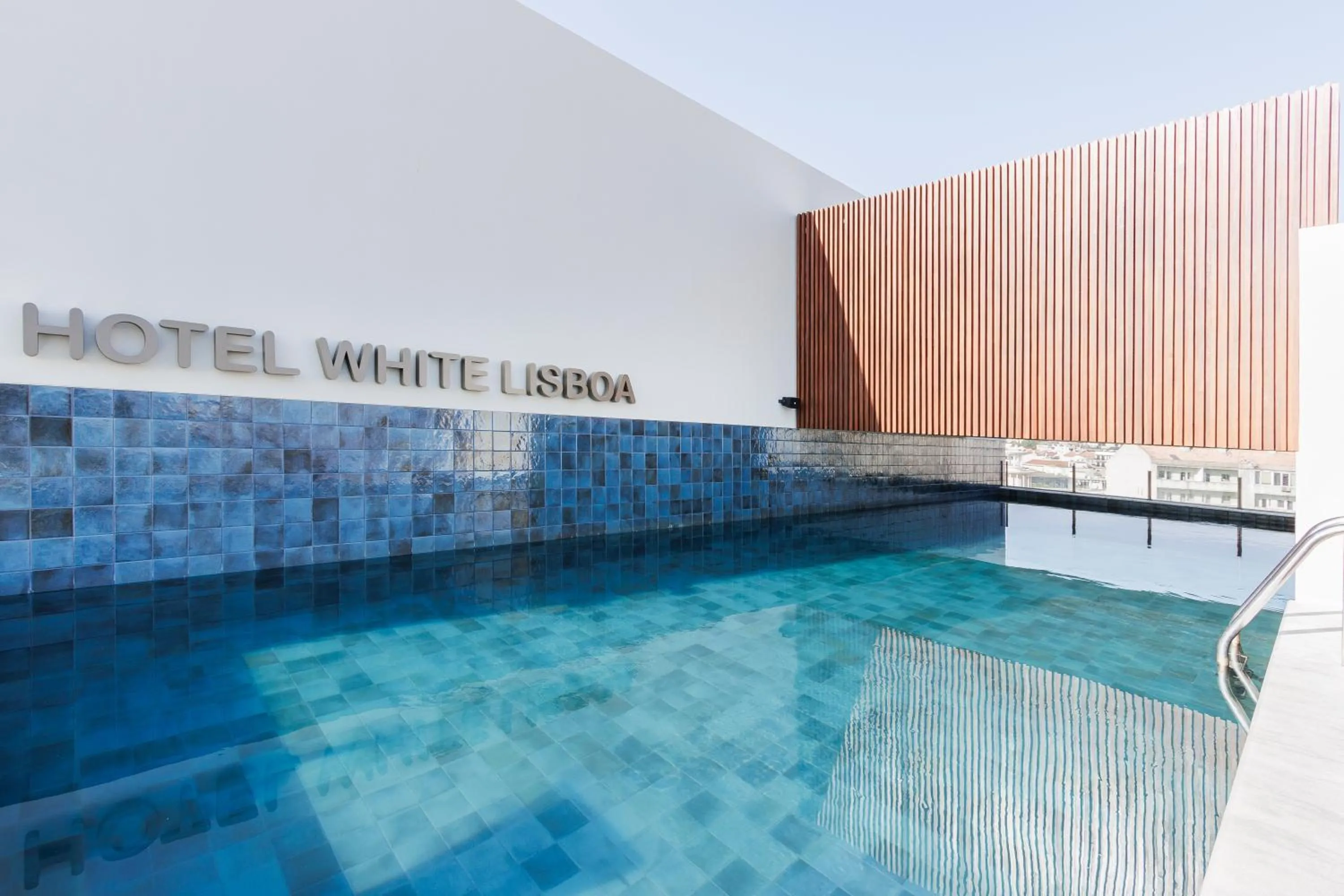 Pool view in Hotel White Lisboa
