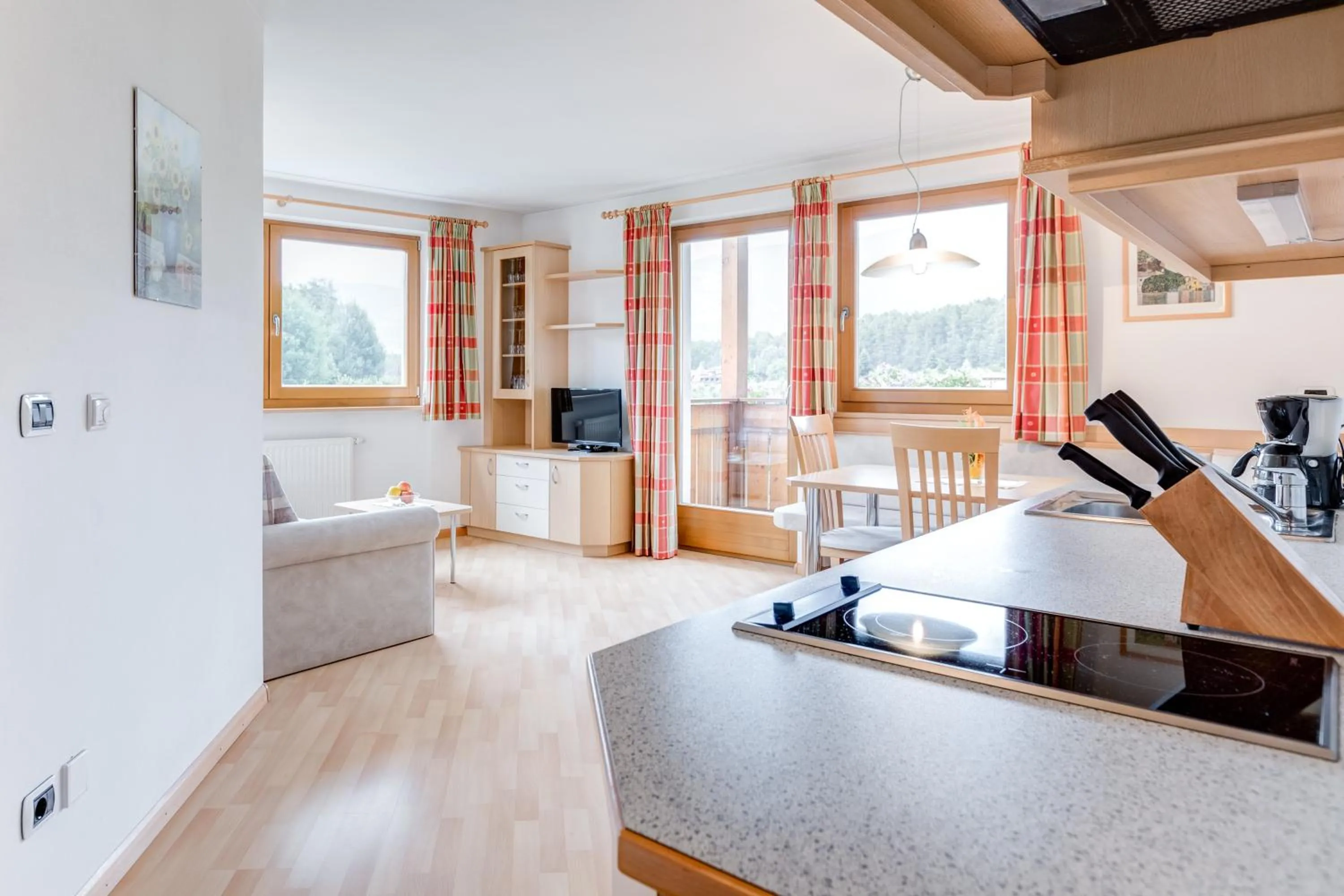 Kitchen or kitchenette in Pension Haus am See