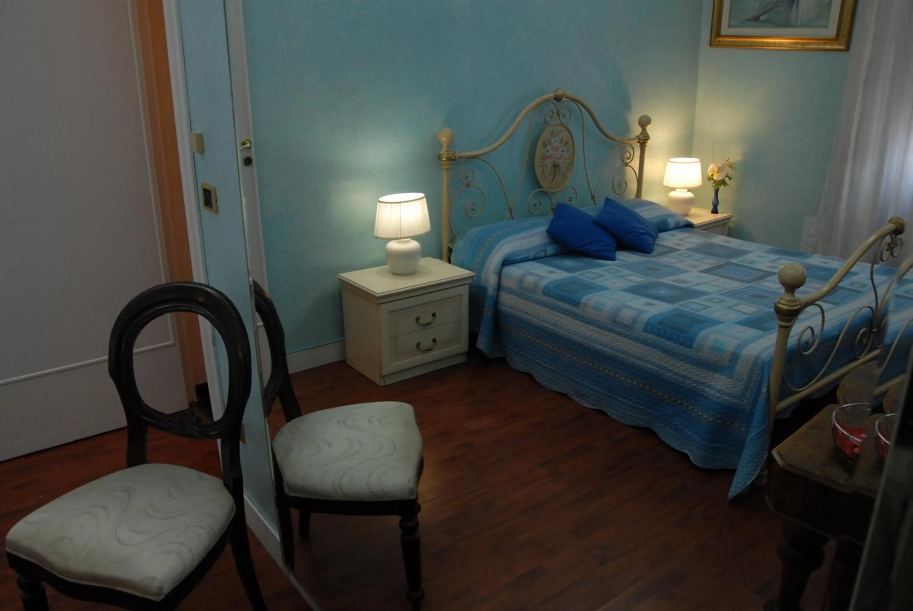 Photo of the whole room, Bed in B&B COLOSSEO