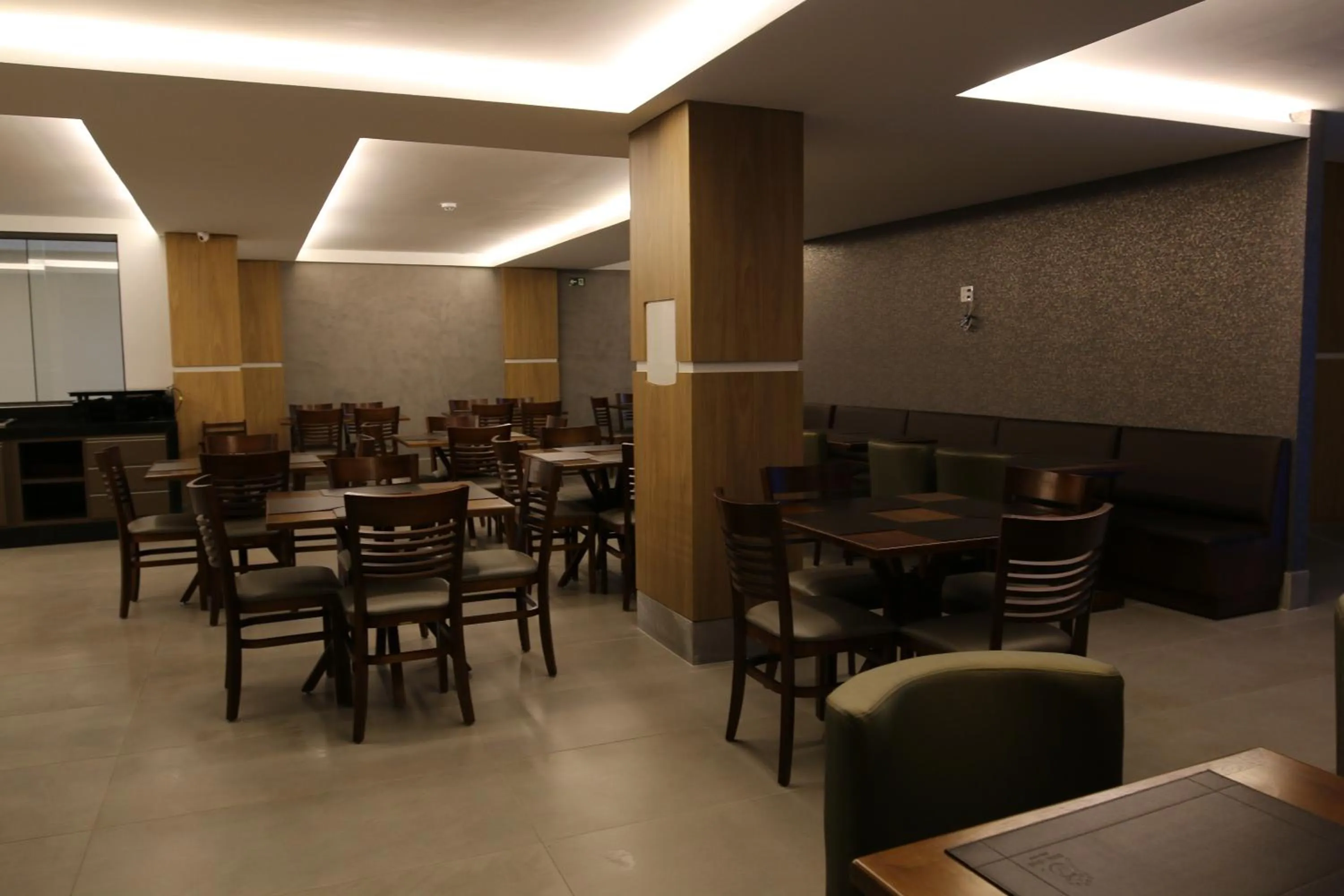 Restaurant/places to eat in Ouro Minas Plaza Hotel