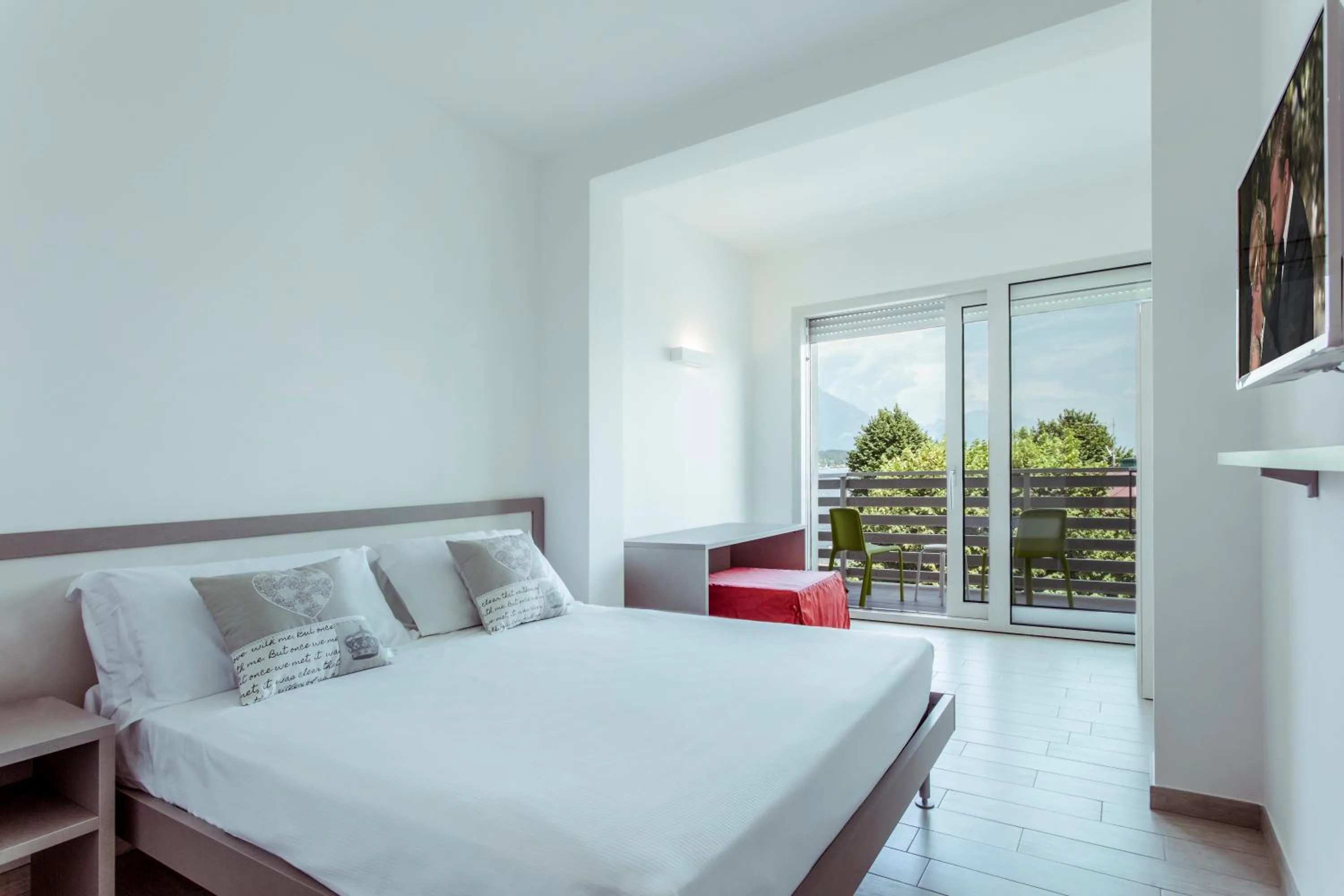 Double Room with Balcony and Lake view in Hotel Stella del Benaco