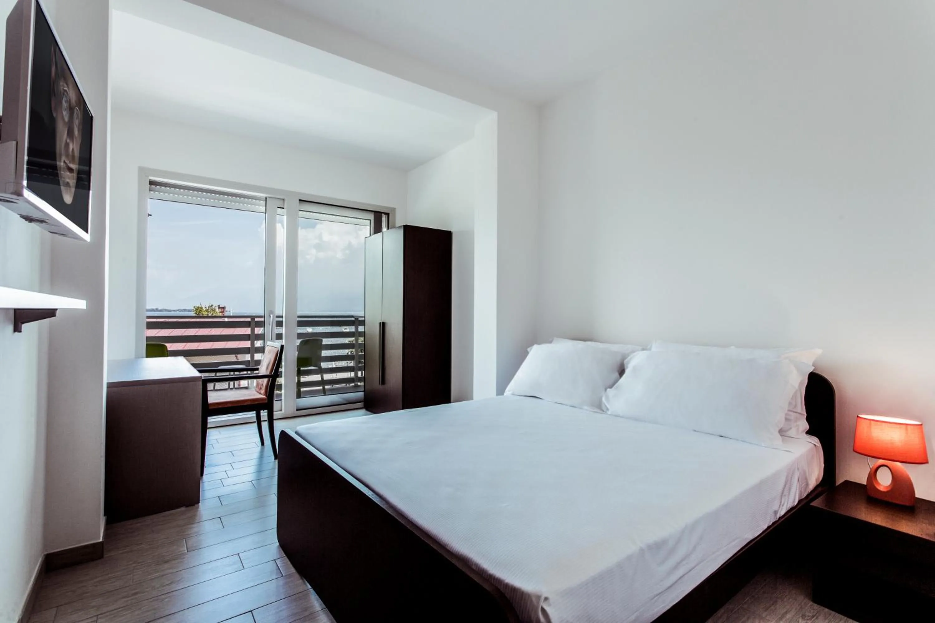 Double Room with Balcony and Lake view in Hotel Stella del Benaco