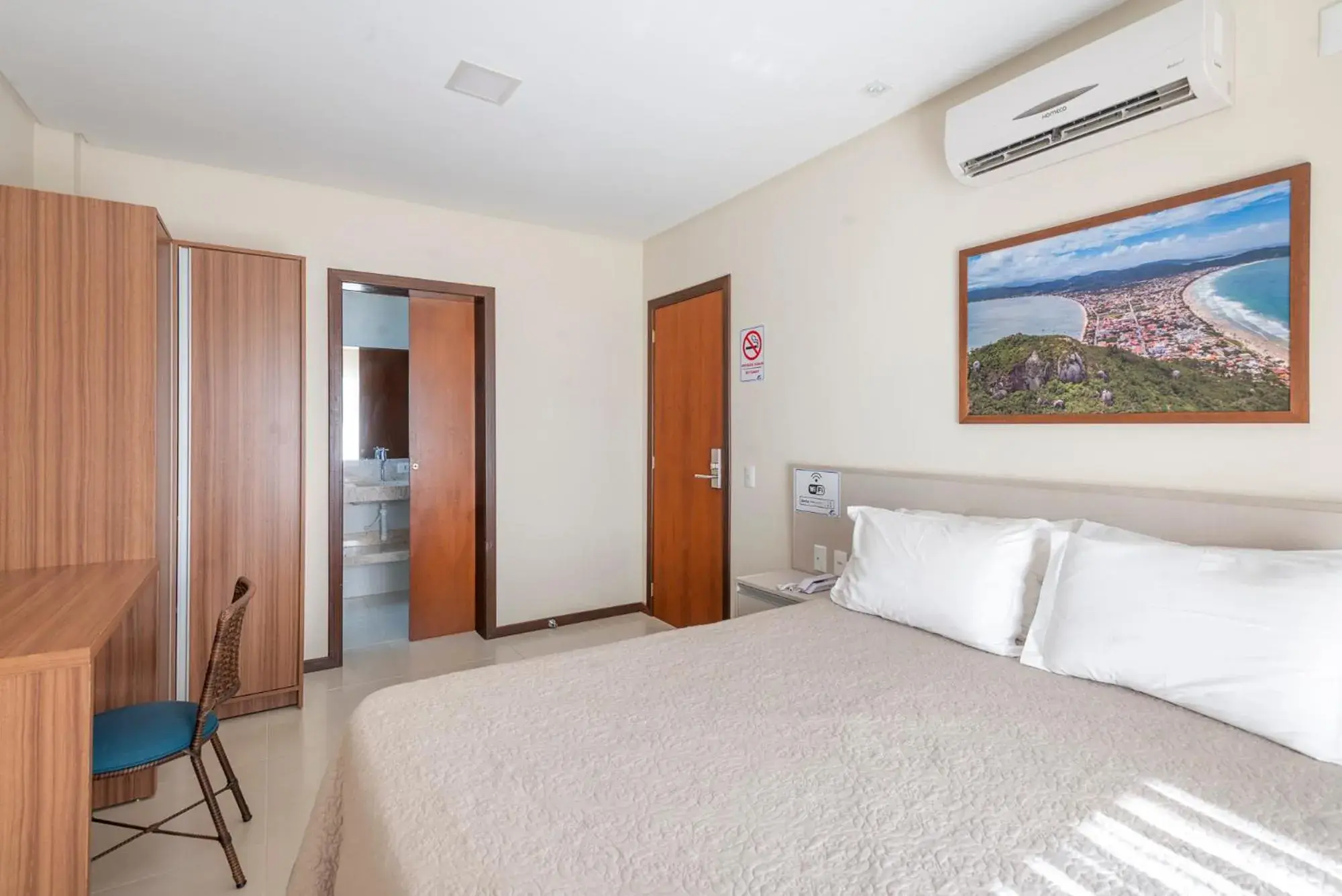 Double Room with Balcony in Residencial Onda Azul Double Room with Balcony in Residencial Onda Azul