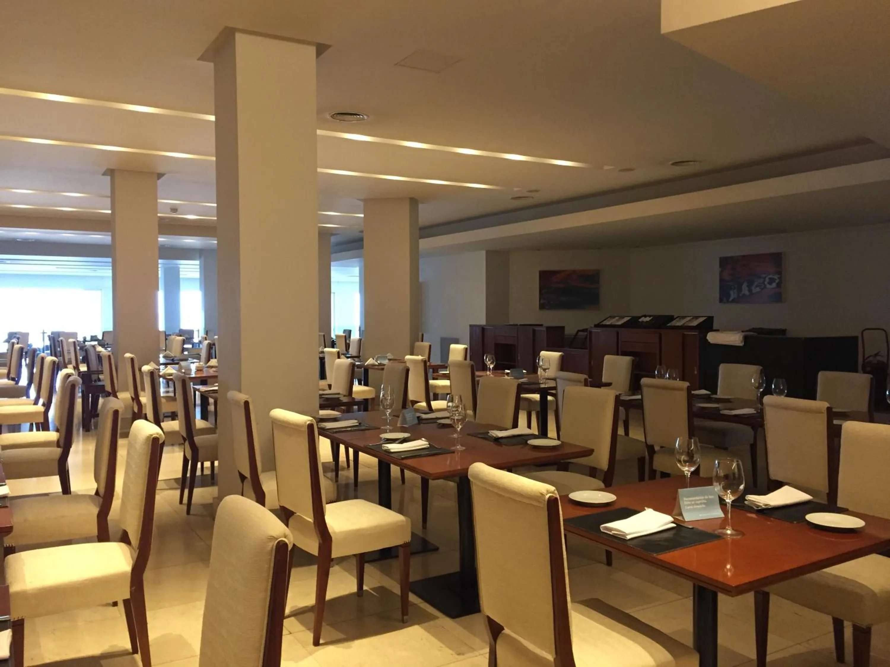 Restaurant/places to eat in NH Gran Hotel Provincial