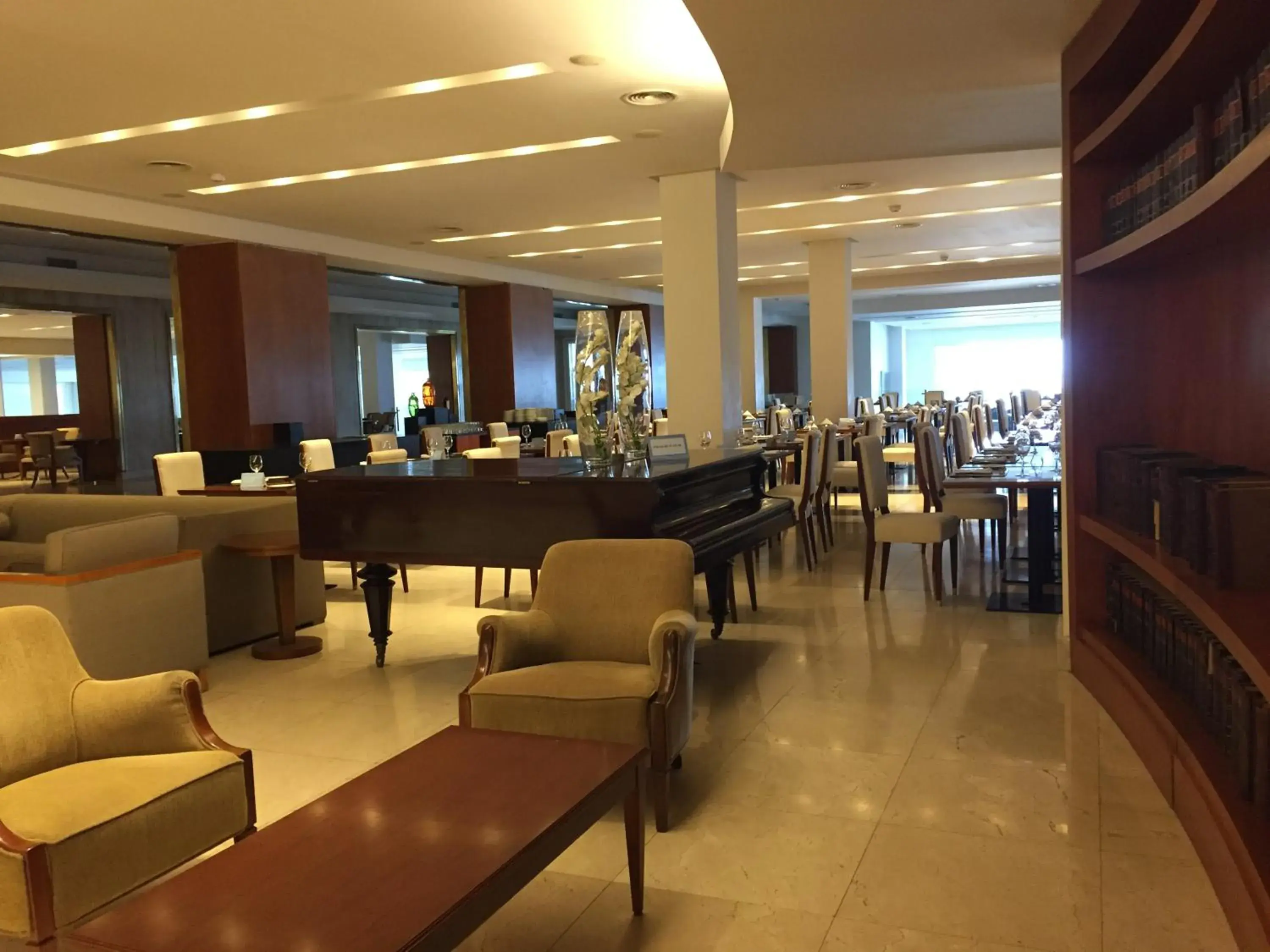 Restaurant/places to eat in NH Gran Hotel Provincial Restaurant/places to eat in NH Gran Hotel Provincial