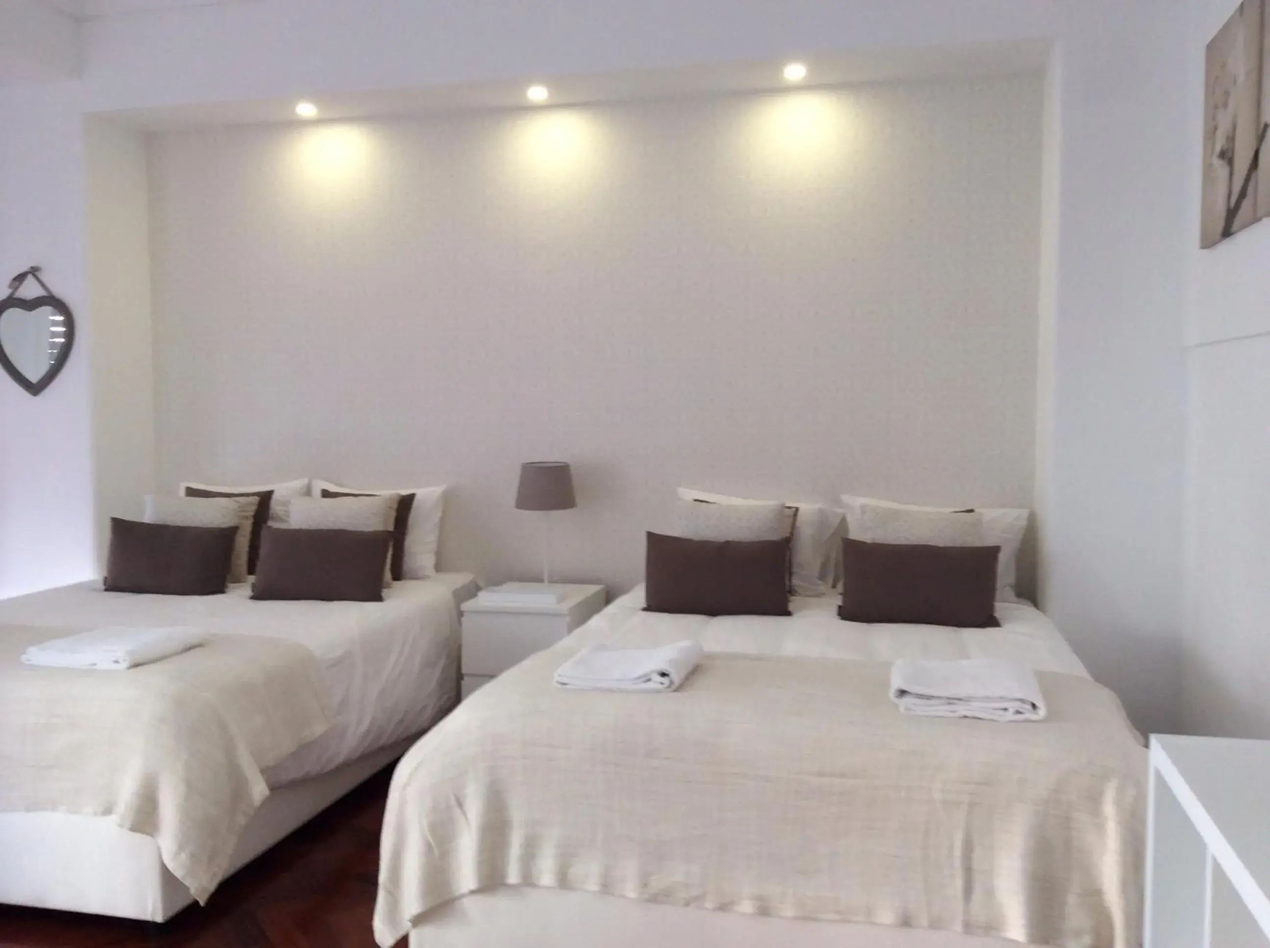 Deluxe Family Room in 4U Lisbon IV Guesthouse Airport Deluxe Family Room in 4U Lisbon IV Guesthouse Airport