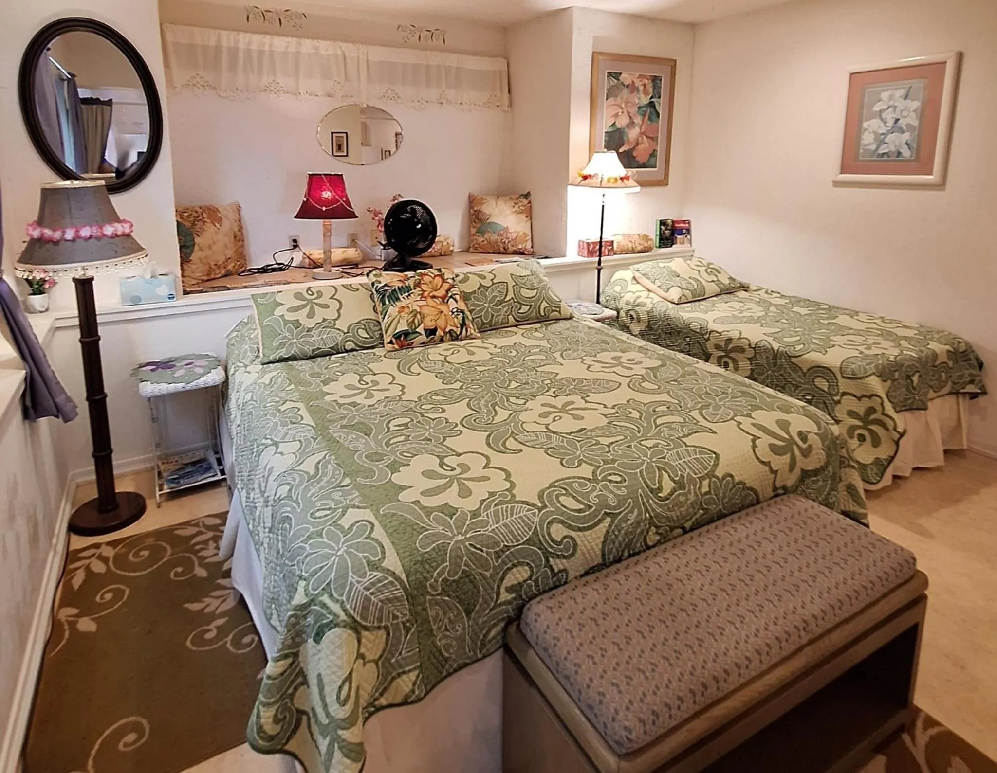 Bed in Belle Vue Kona Inc