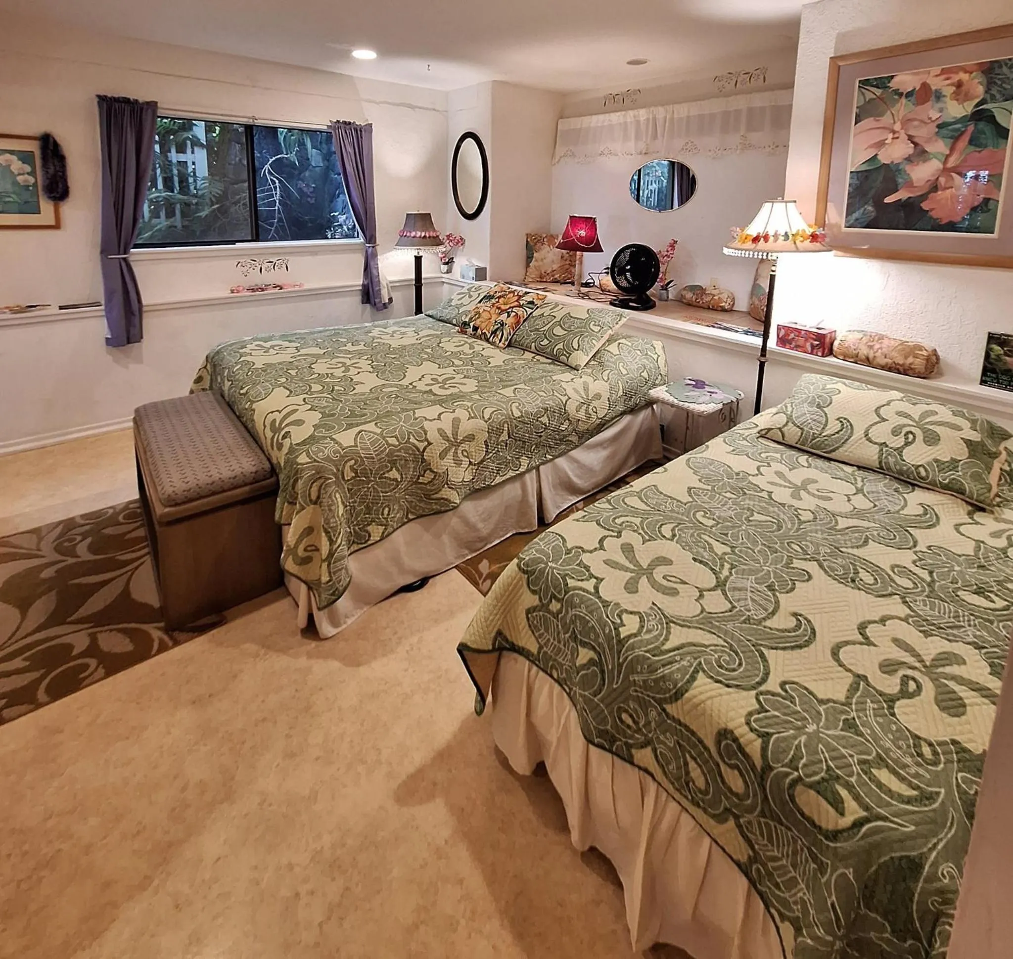 Bed in Belle Vue Kona Inc