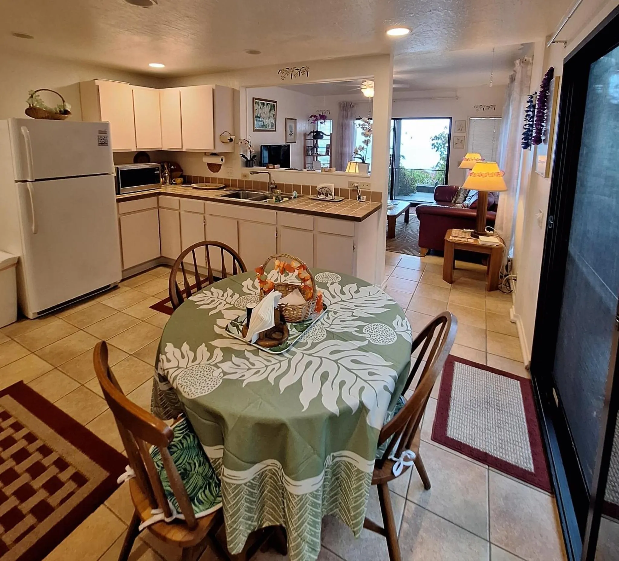 Kitchen or kitchenette in Belle Vue Kona Inc