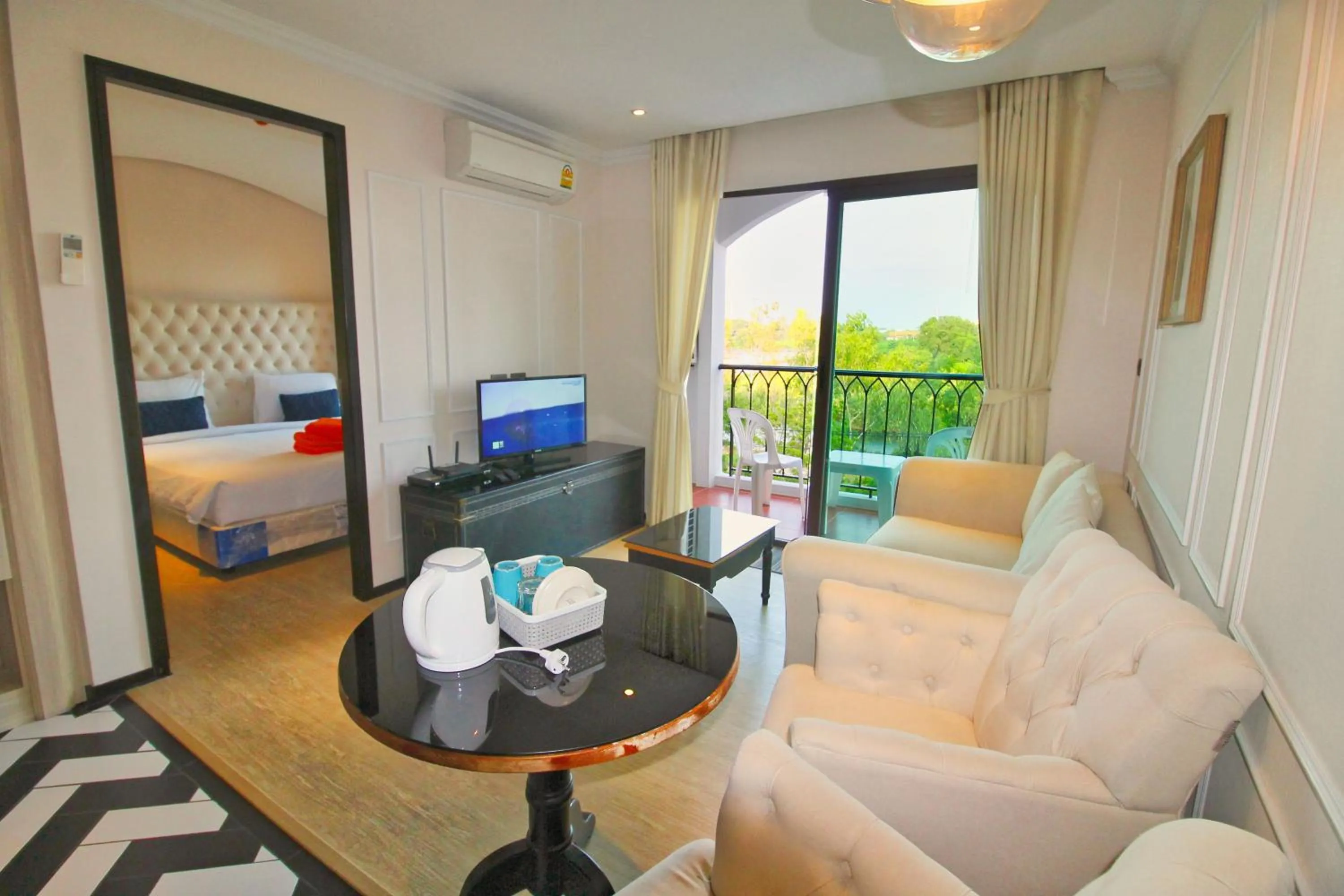 TV and multimedia, Bed in Venetian Resort Pattaya