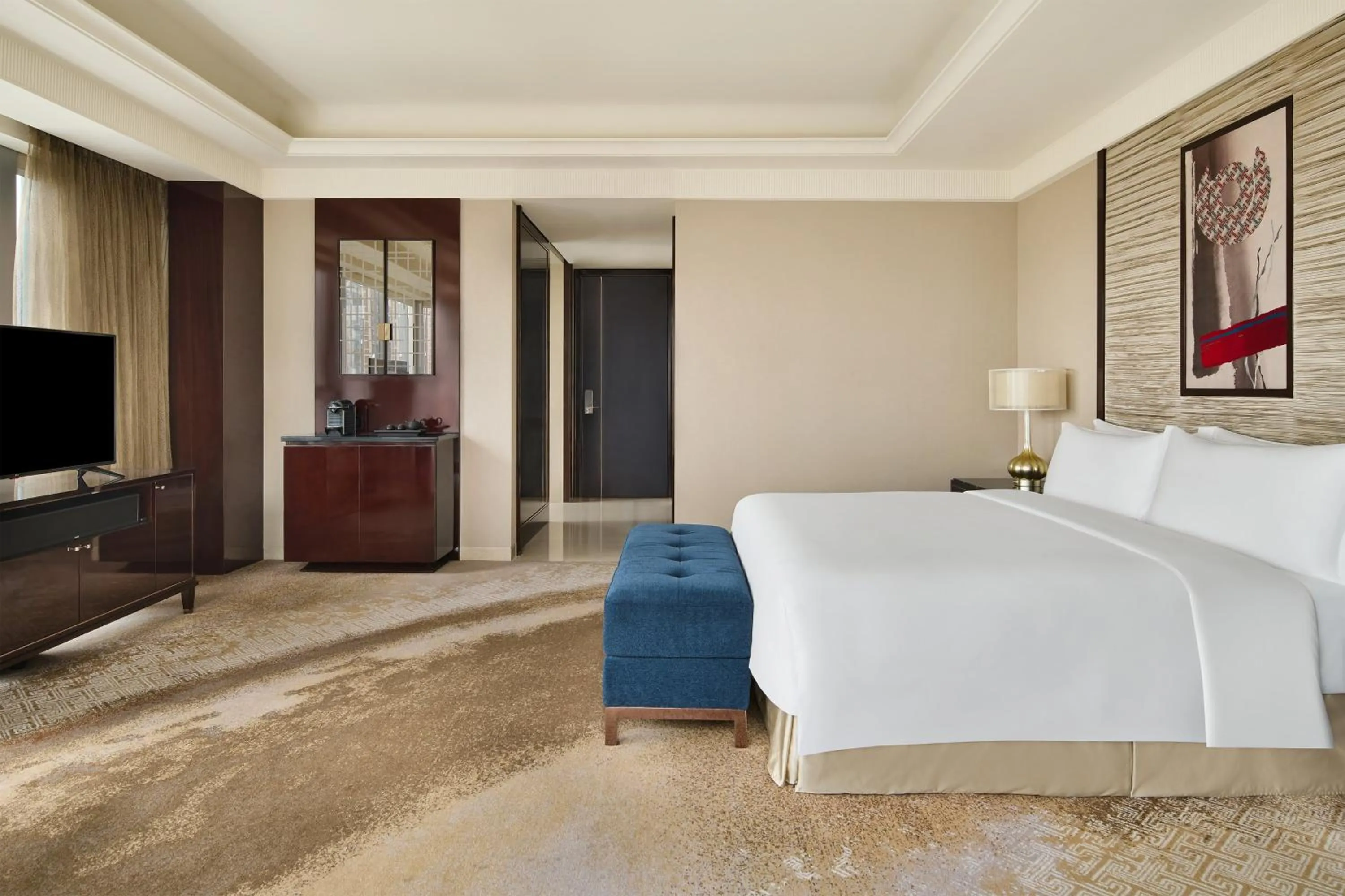 Photo of the whole room, Bed in Vignette Collection Palm Springs Hotel Chengdu by IHG