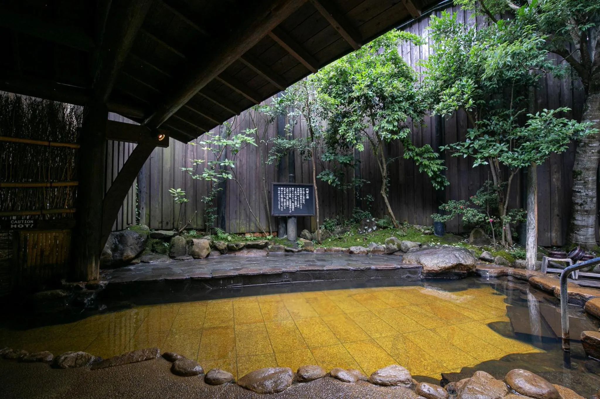 Hot Spring Bath in Okyakuya