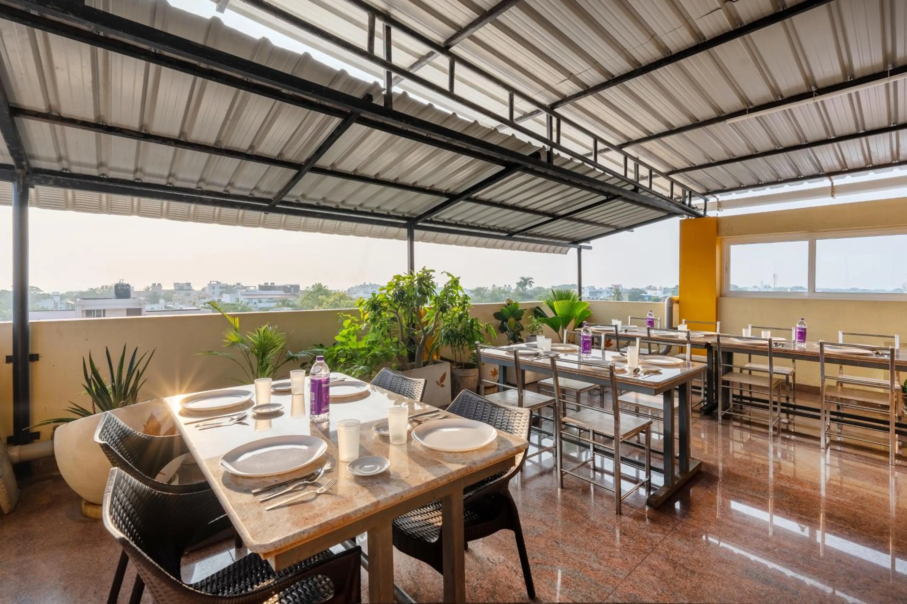 Restaurant/places to eat in Treebo Grace Inn, 3 Min Walk From Promenade Beach