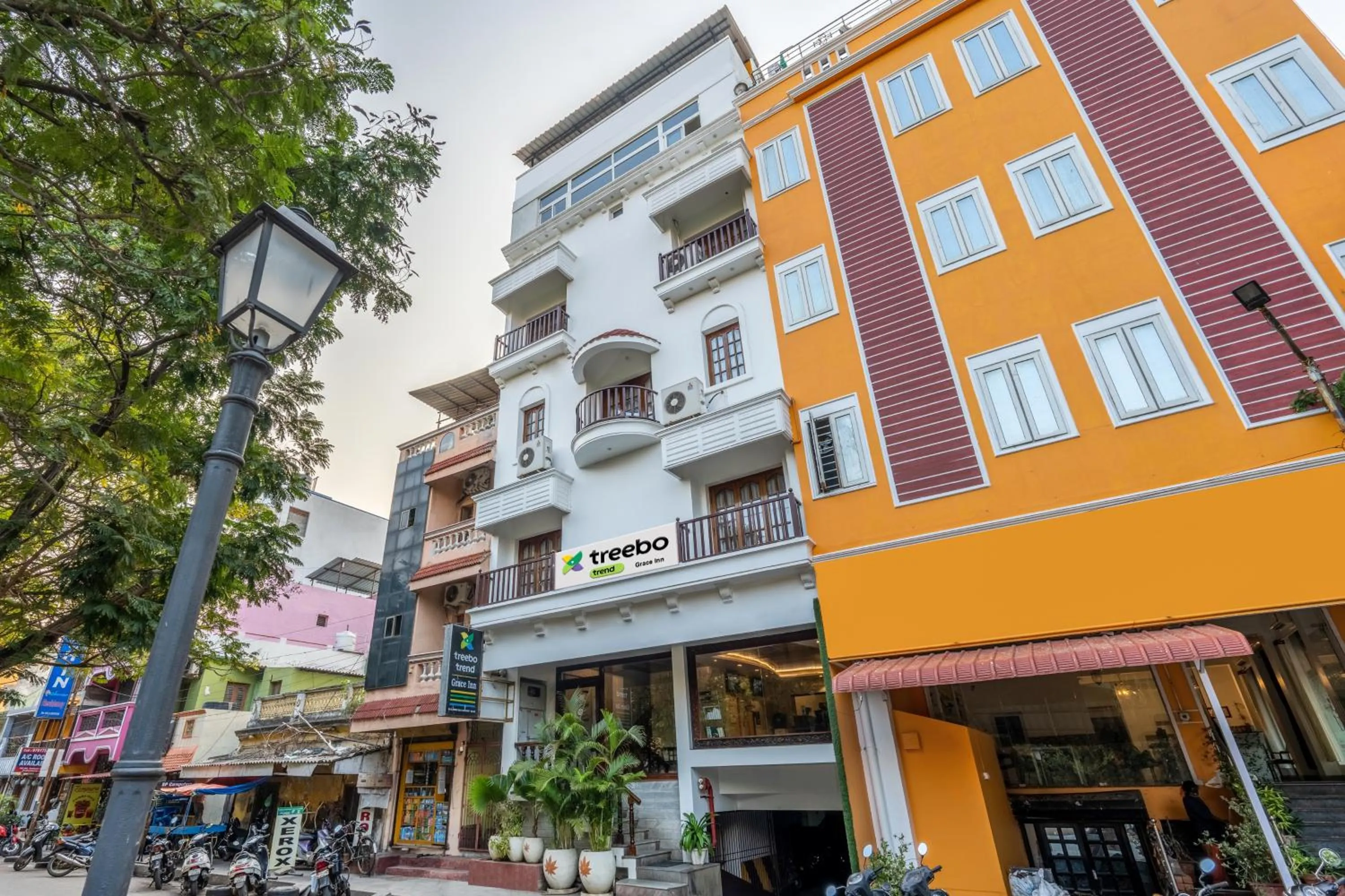 Facade/entrance in Treebo Grace Inn, 3 Min Walk From Promenade Beach