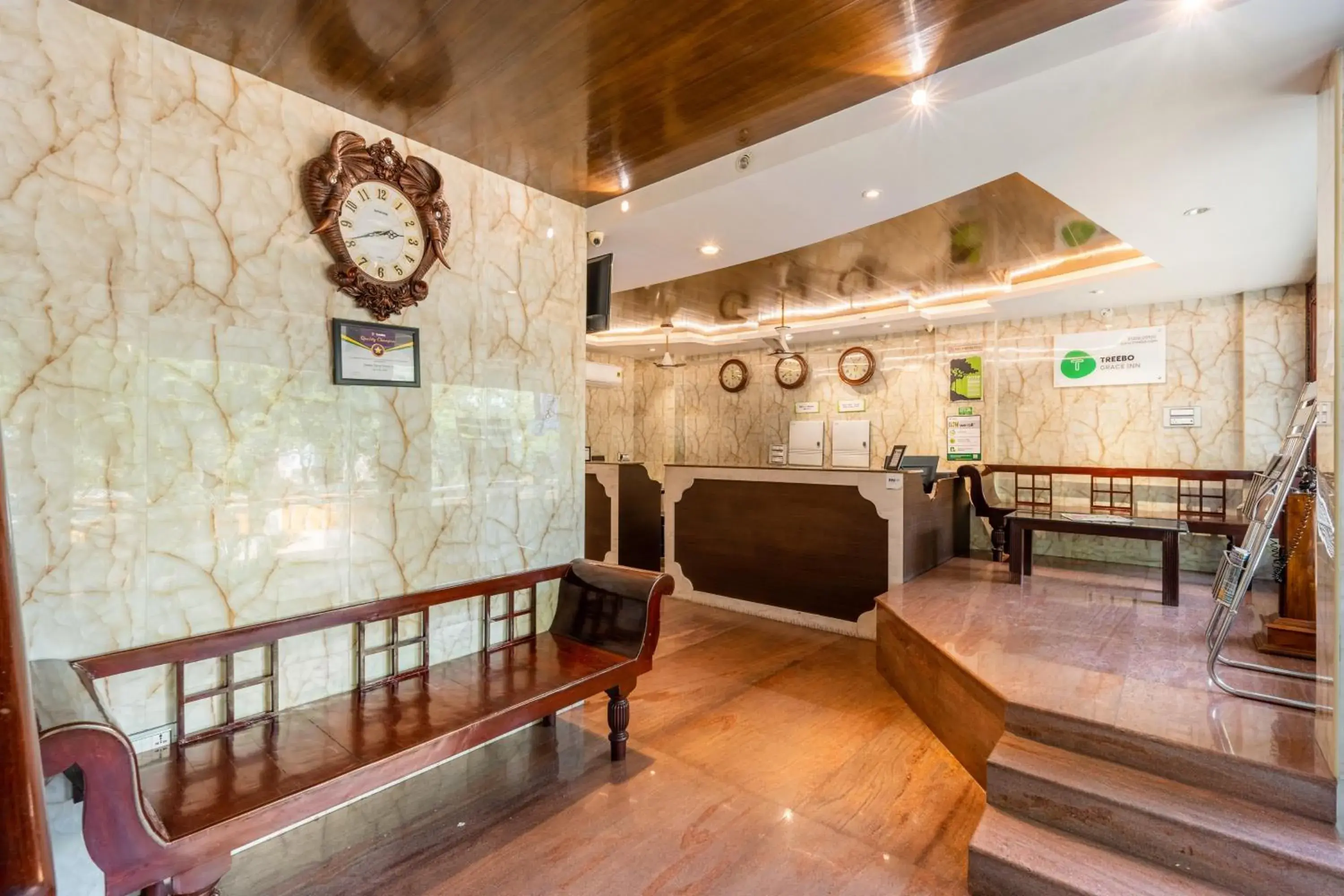 Lobby or reception in Treebo Grace Inn, 3 Min Walk From Promenade Beach Lobby or reception in Treebo Grace Inn, 3 Min Walk From Promenade Beach