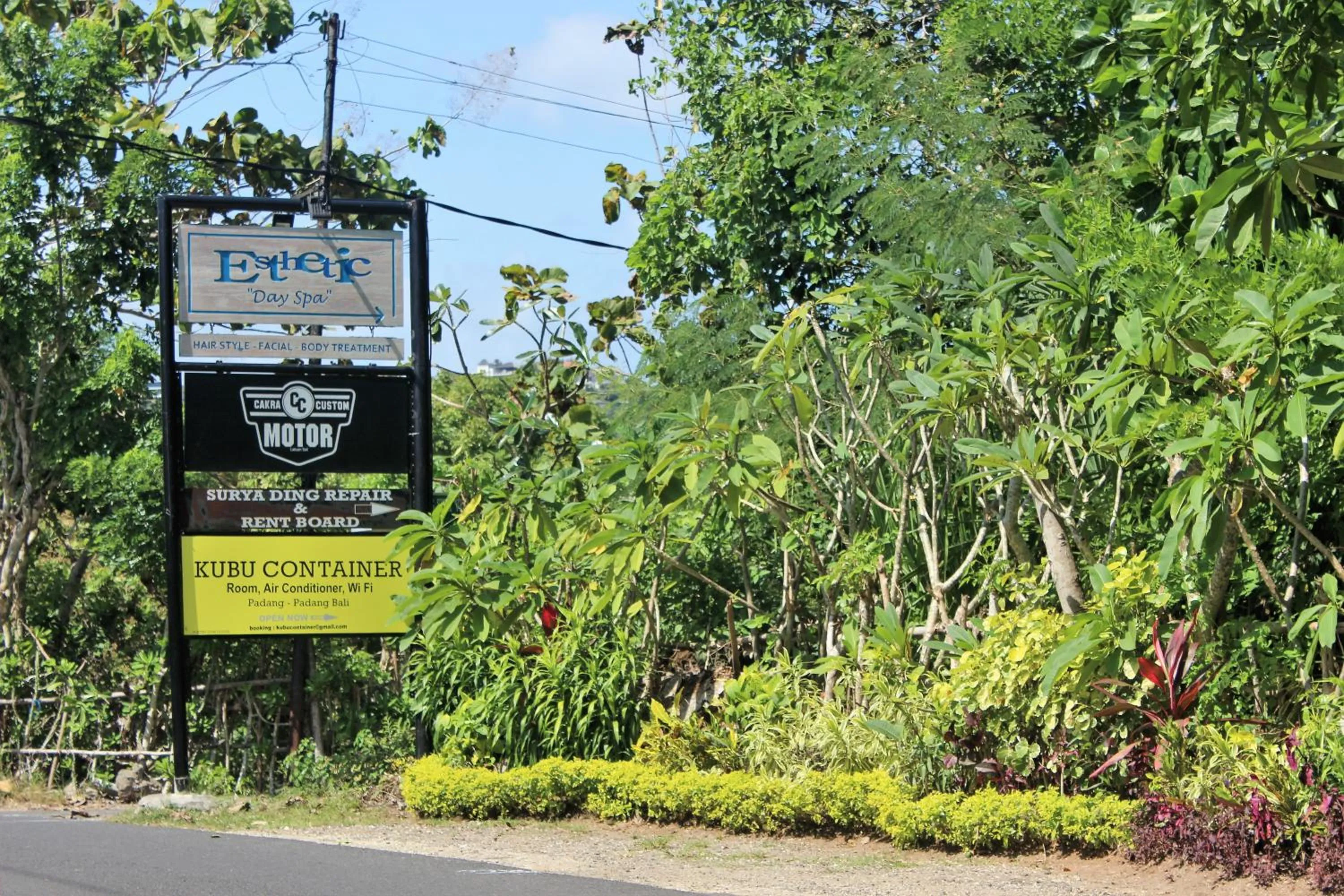 Property logo or sign in Kubu Container
