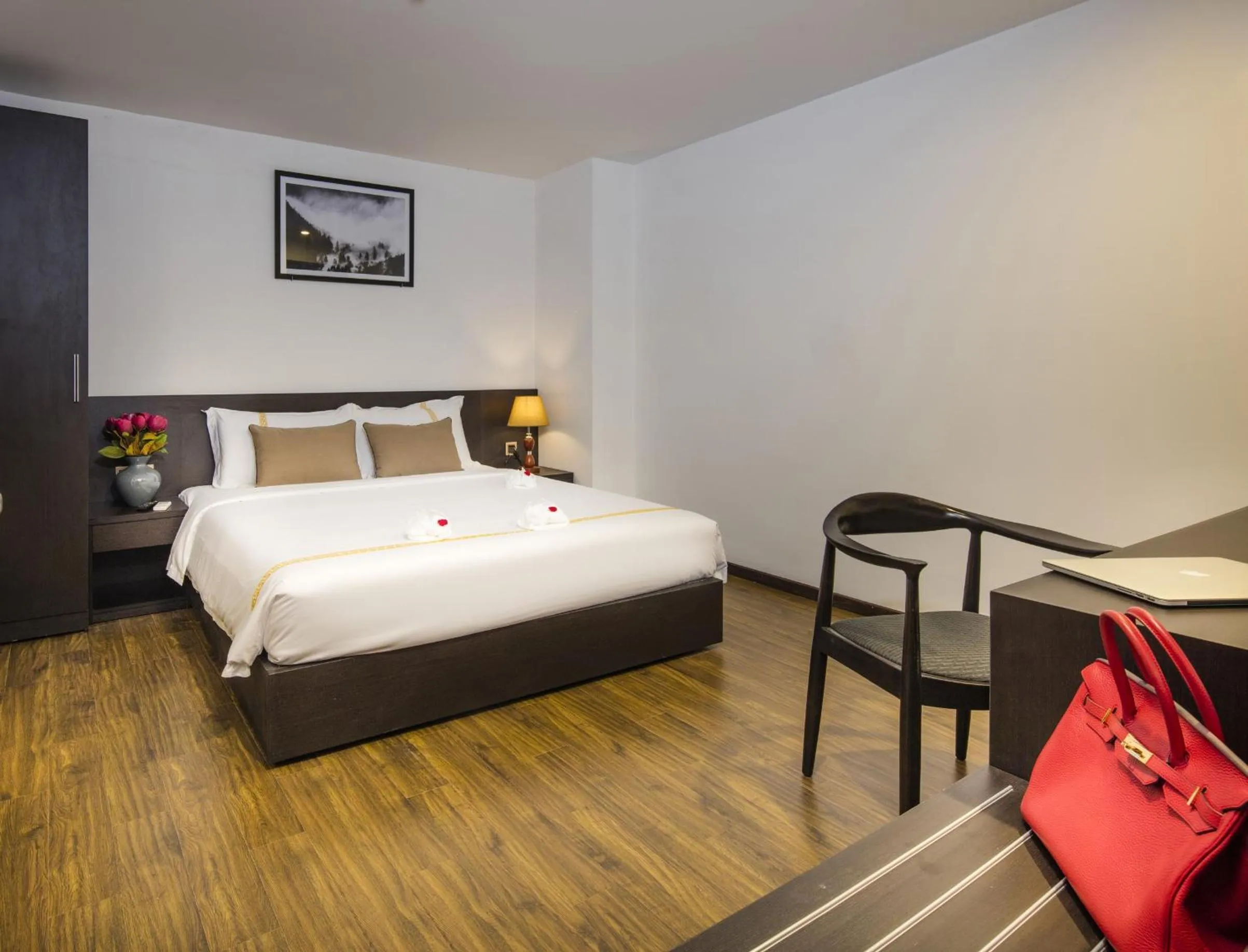 Bed in La Sera Hotel