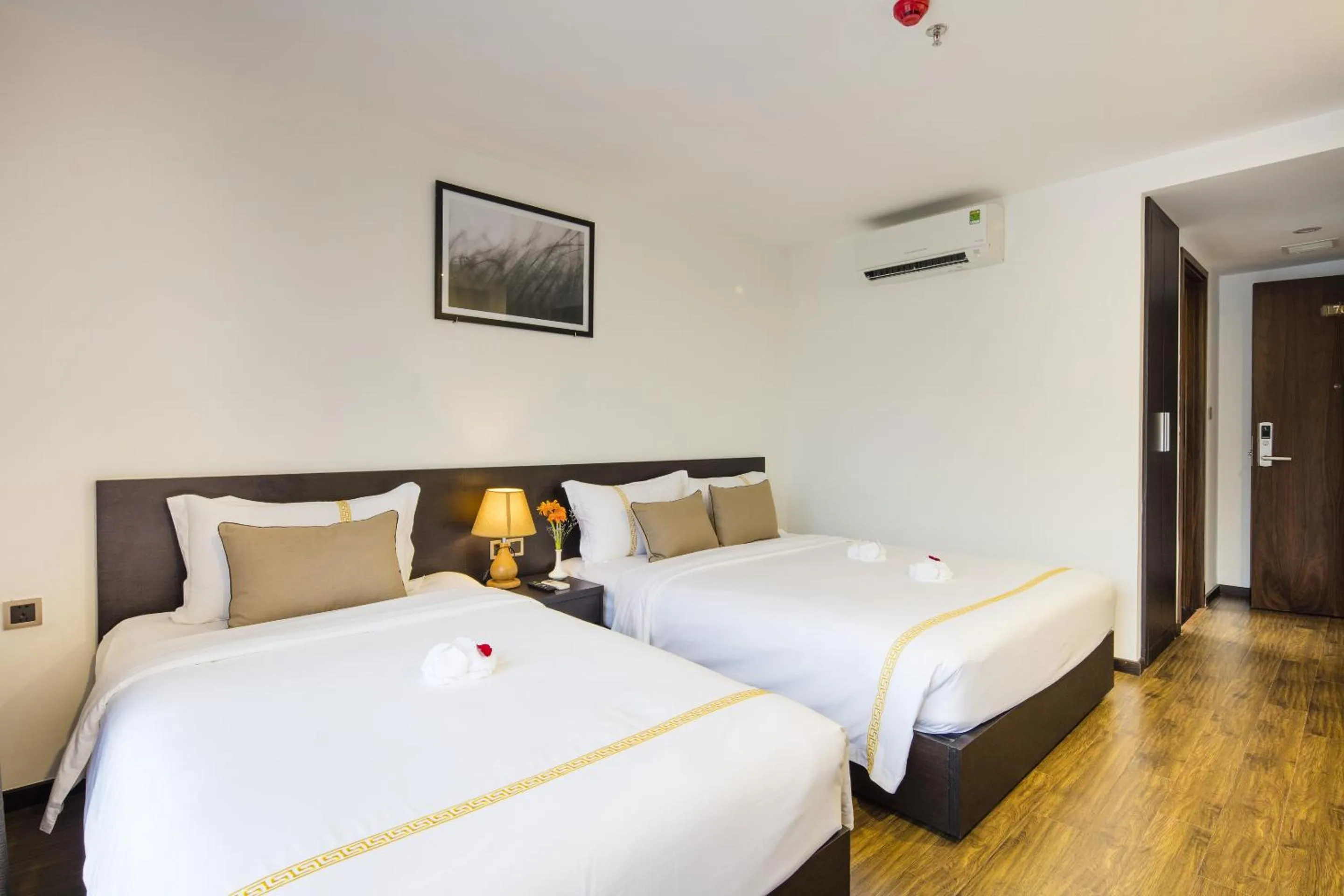 Bedroom, Bed in Meriton Hotel Nha Trang