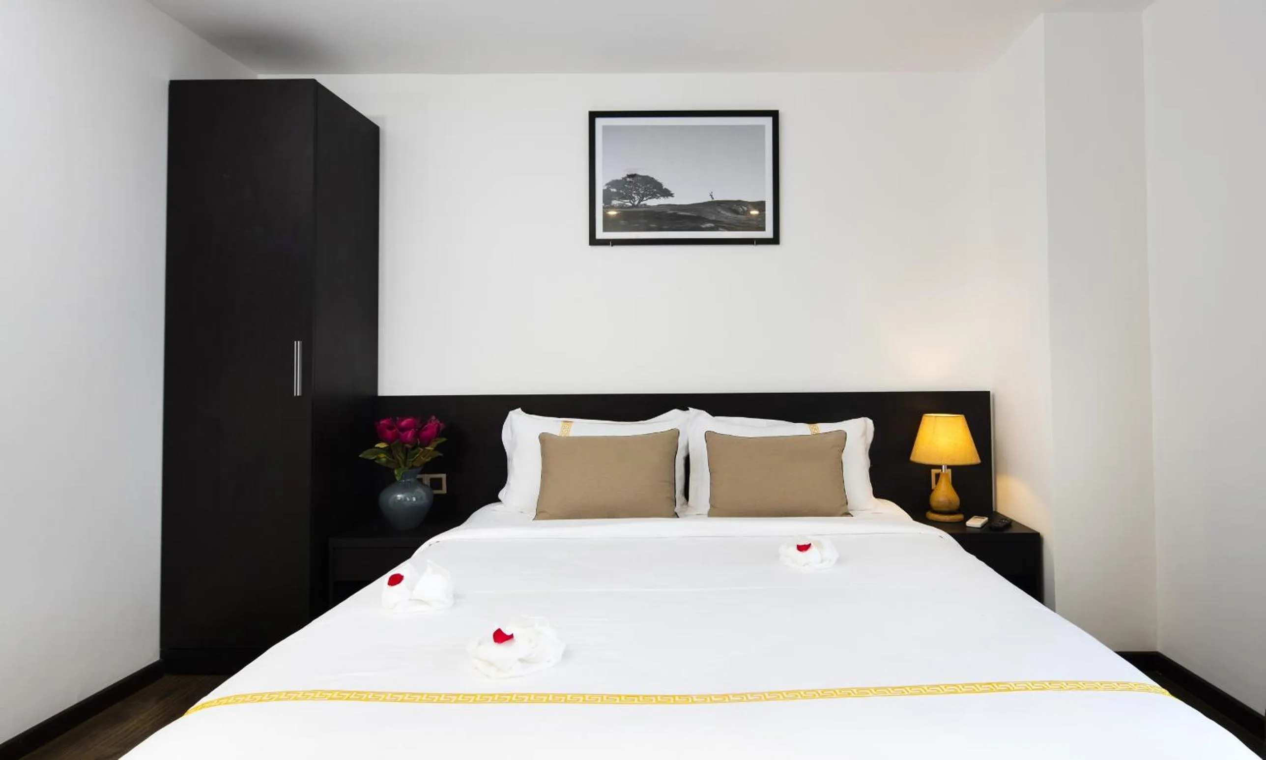 Bed in La Sera Hotel