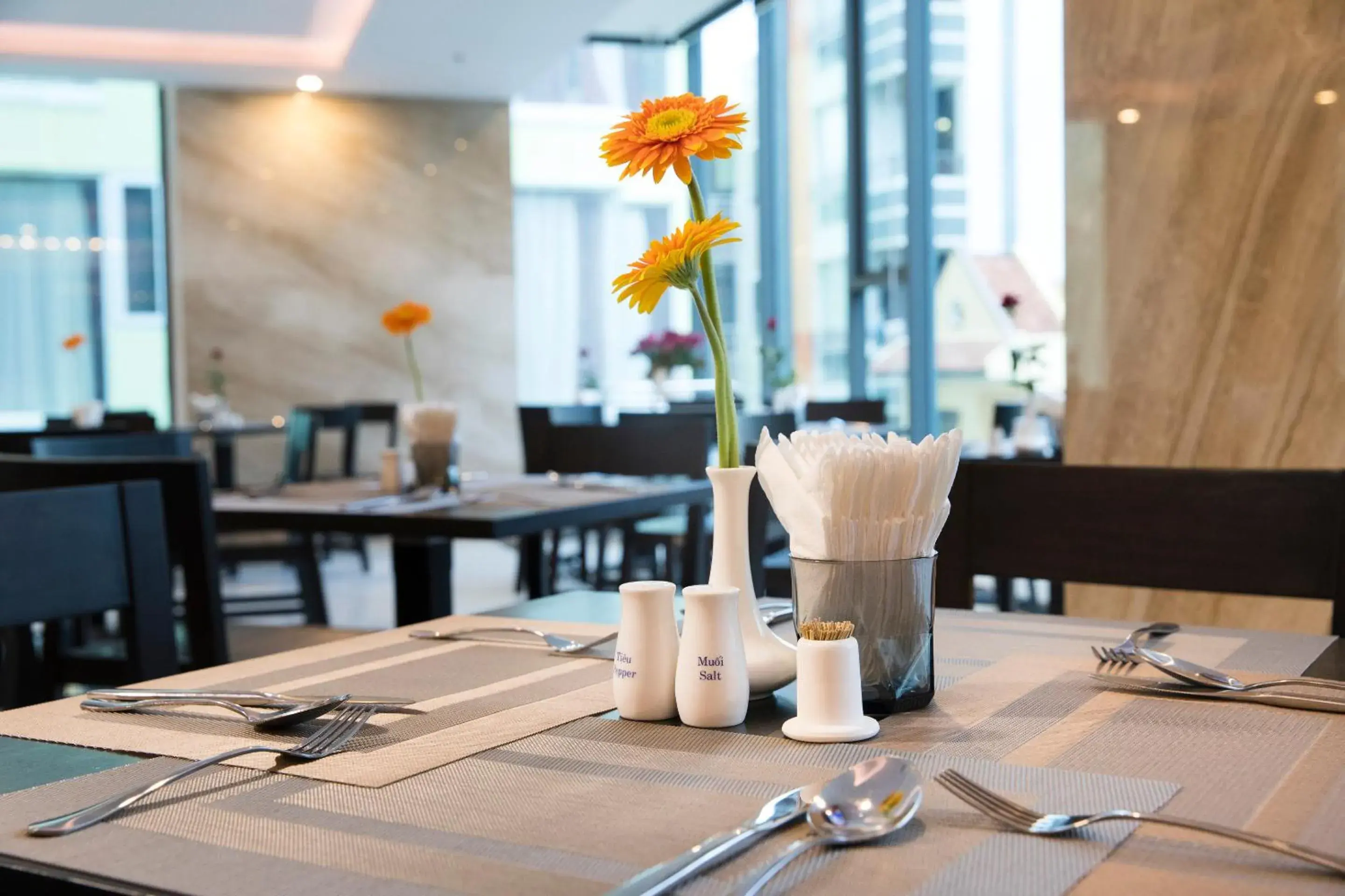 Restaurant/places to eat in La Sera Hotel Restaurant/places to eat in La Sera Hotel