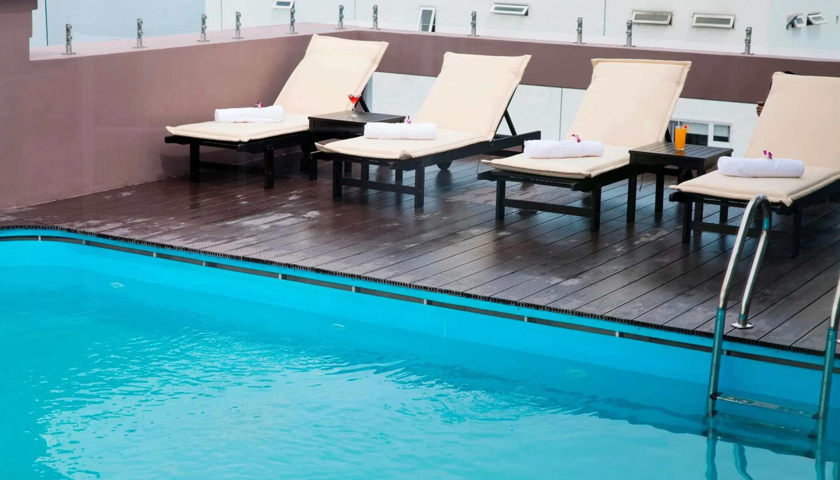 Pool view in Meriton Hotel Nha Trang Pool view in Meriton Hotel Nha Trang